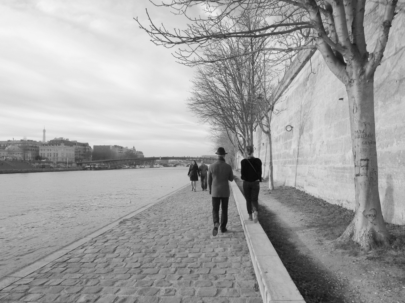 Canon PowerShot ELPH 150 IS (IXUS 155 / IXY 140) sample photo. Paris photography