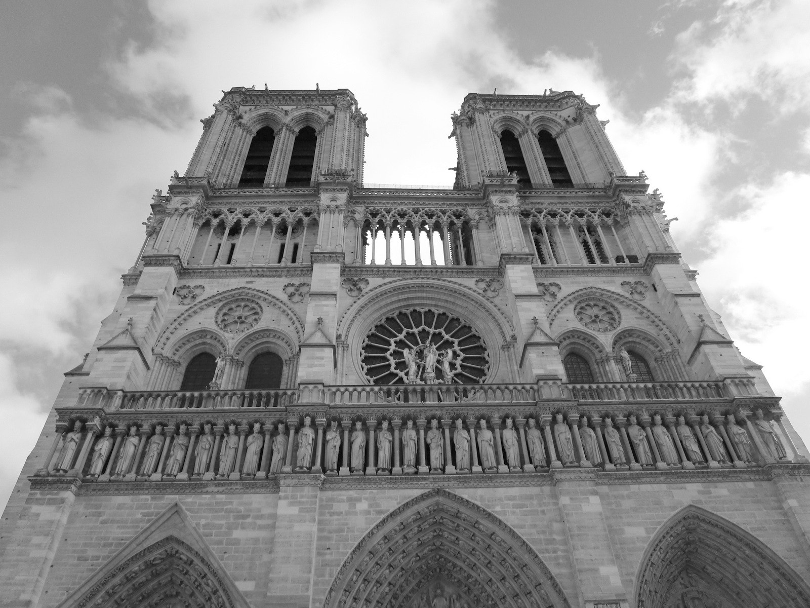 Canon PowerShot ELPH 150 IS (IXUS 155 / IXY 140) sample photo. Paris photography