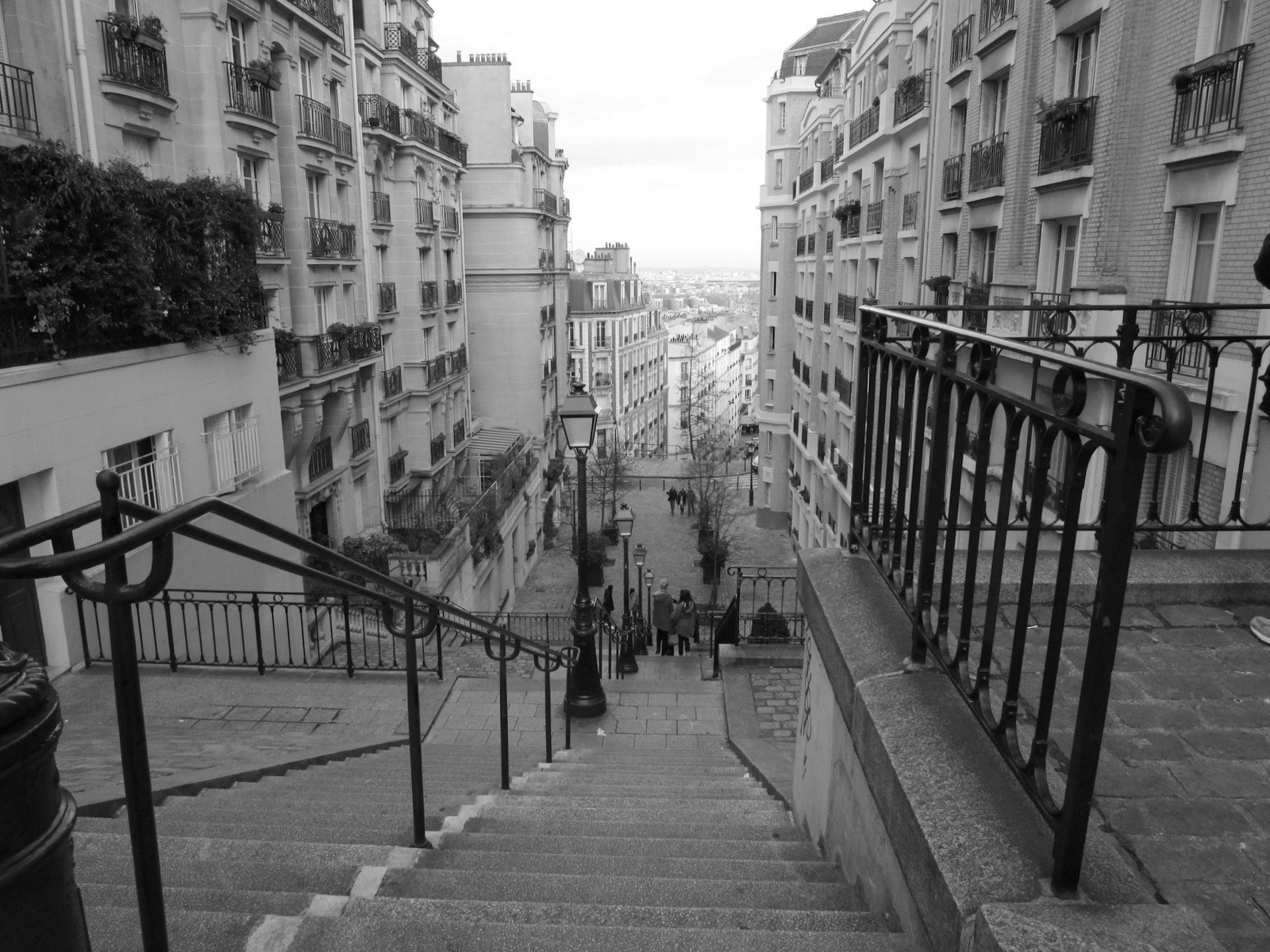 Canon PowerShot ELPH 150 IS (IXUS 155 / IXY 140) sample photo. Paris photography