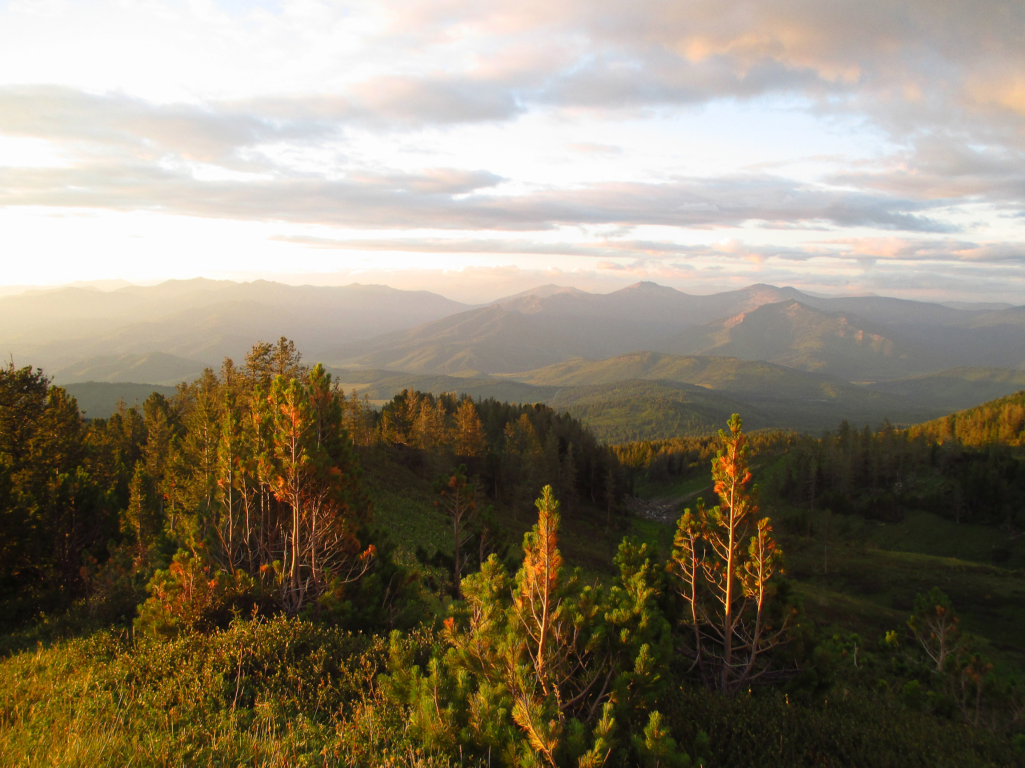 Canon IXUS 135 sample photo. Sunset in the mountains photography