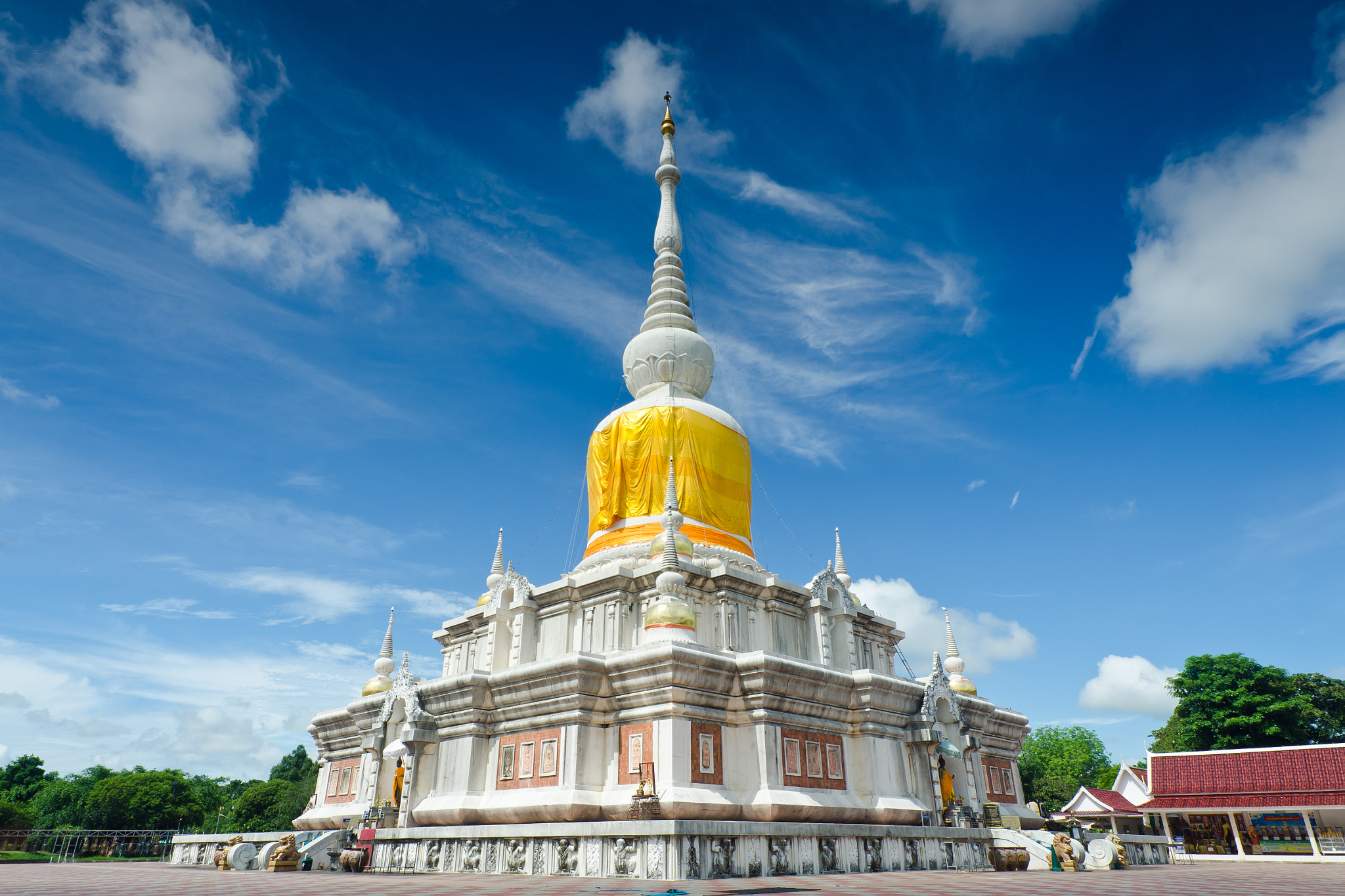 Sigma 14mm F2.8 EX Aspherical HSM sample photo. Phra that na dun photography