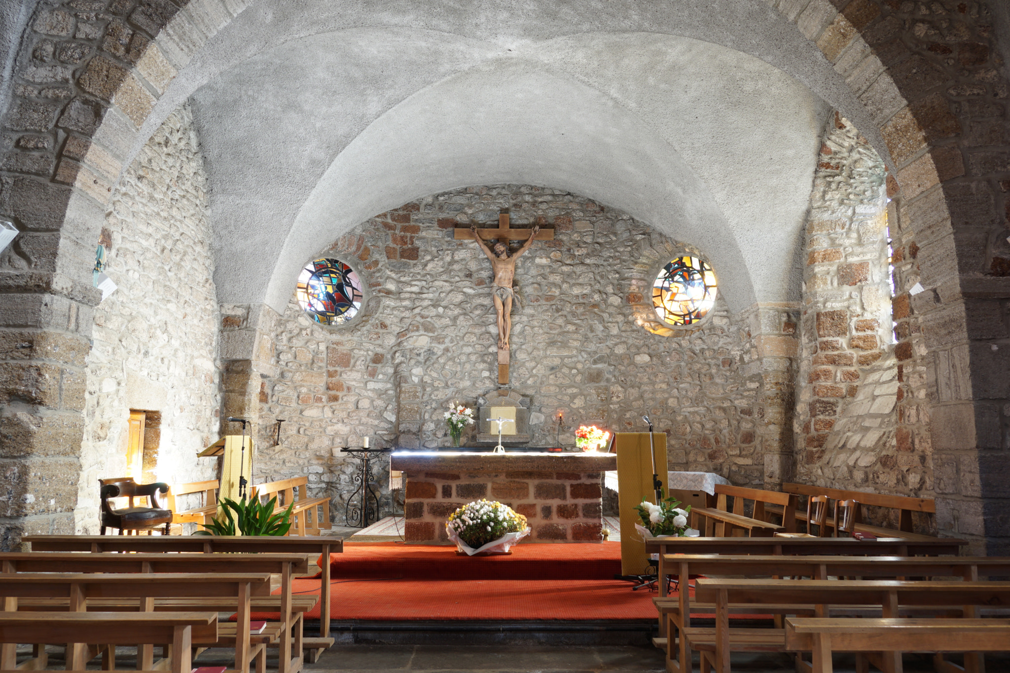 Sony DT 18-250mm F3.5-6.3 sample photo. Siaugues eglise photography