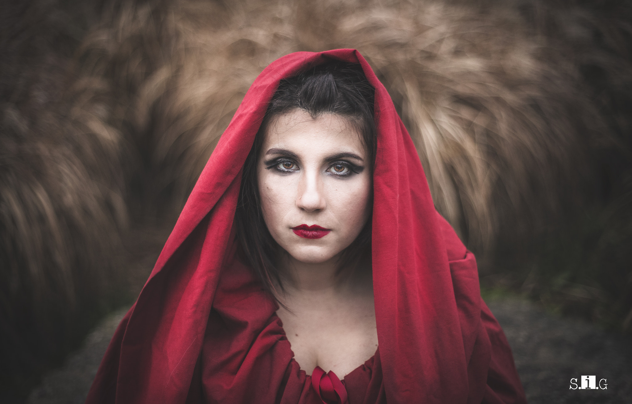 Canon EF 50mm f/1.8 sample photo. Red hood photography