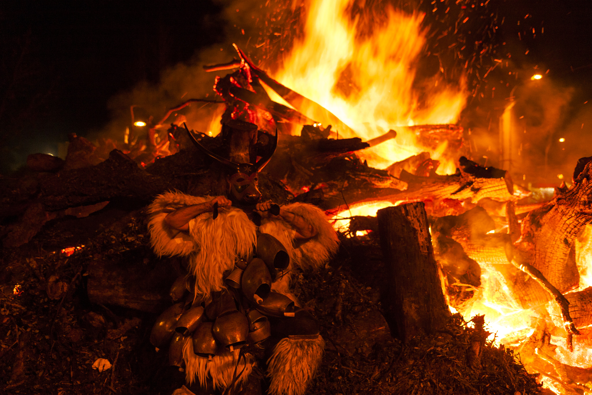 EF28-70mm f/2.8L USM sample photo. Sardinian carnival photography
