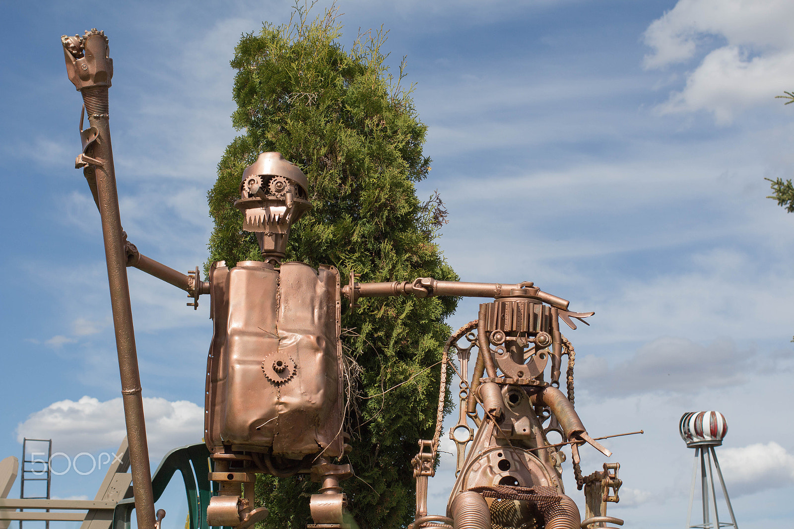 Canon EF 40mm F2.8 STM sample photo. Rustic metal sculpture photography
