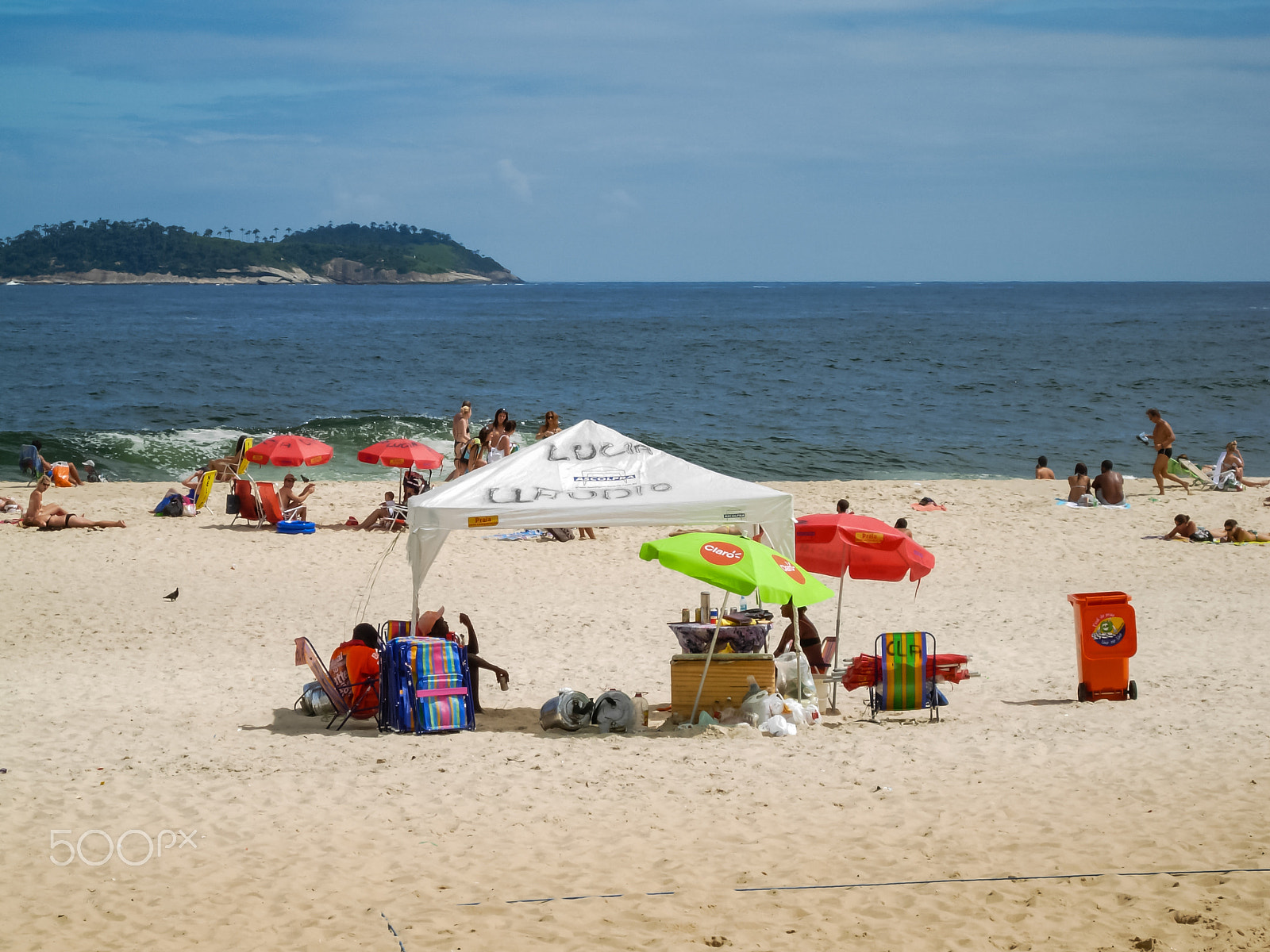 Nikon COOLPIX P3 sample photo. Rio de janeiro, brazil - jan 24, 2008: ipanema beach with tourists photography