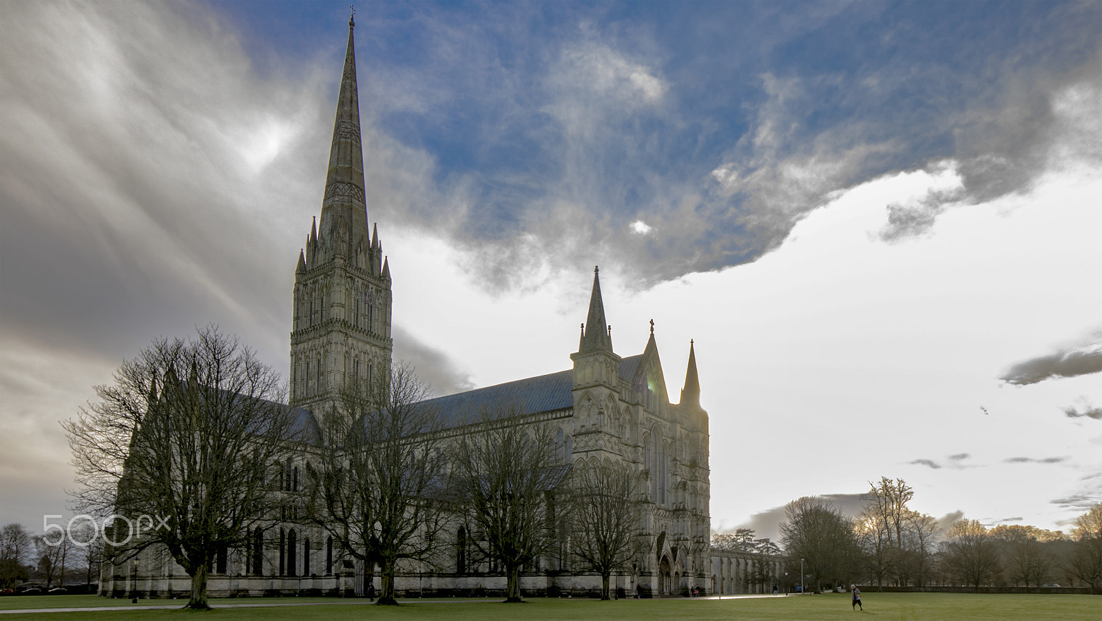Canon EF-S 10-18mm F4.5–5.6 IS STM sample photo. Sunrise behind the cathedral photography