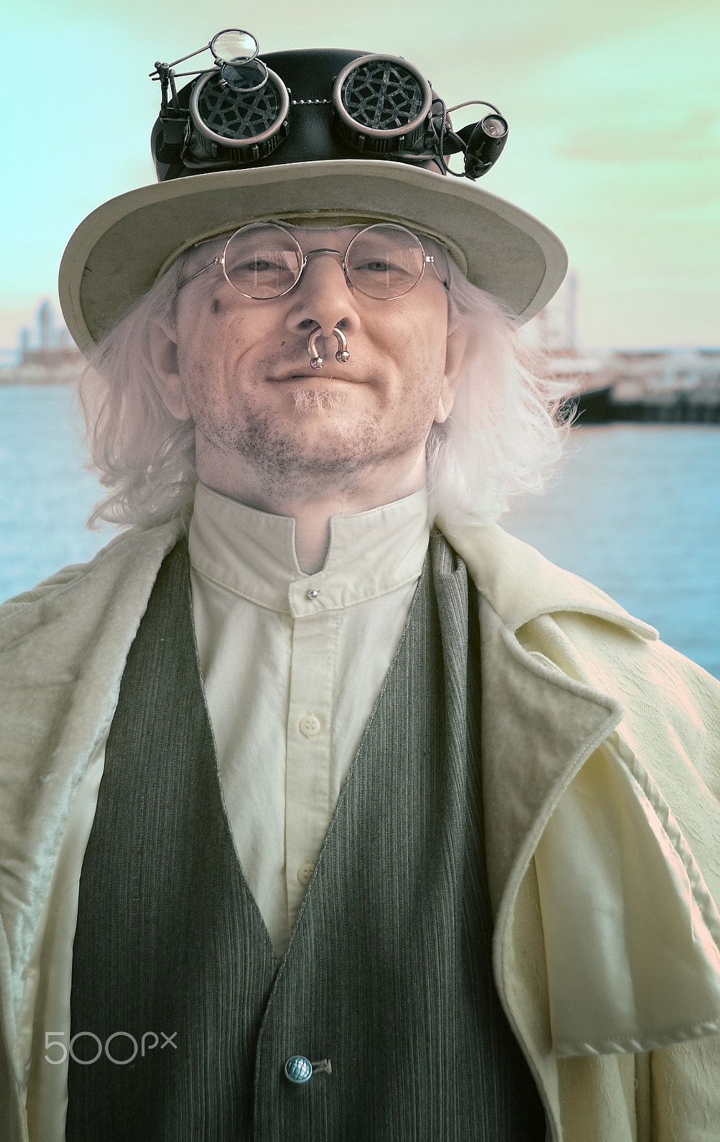 Nikon D70s sample photo. Steampunk at cosplay convention photography