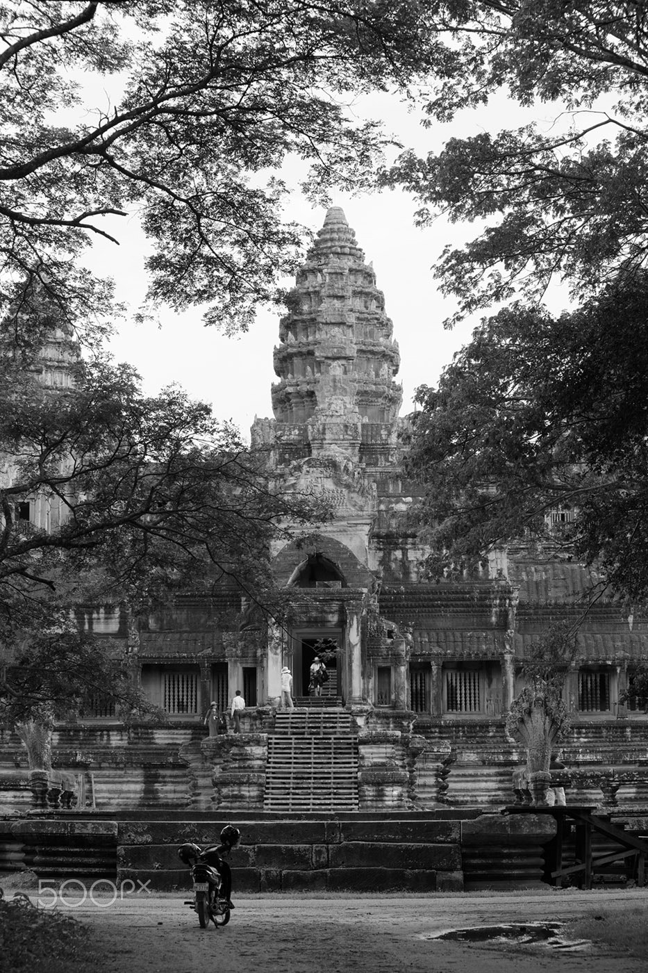 Minolta/Sony AF 70-200mm F2.8 G sample photo. Angkor wat photography