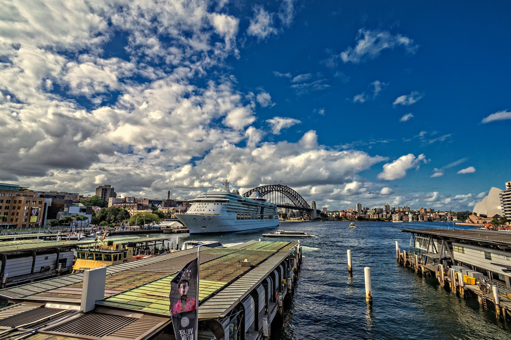 Sony a7 + Sony E 16mm F2.8 sample photo. Circular quay photography