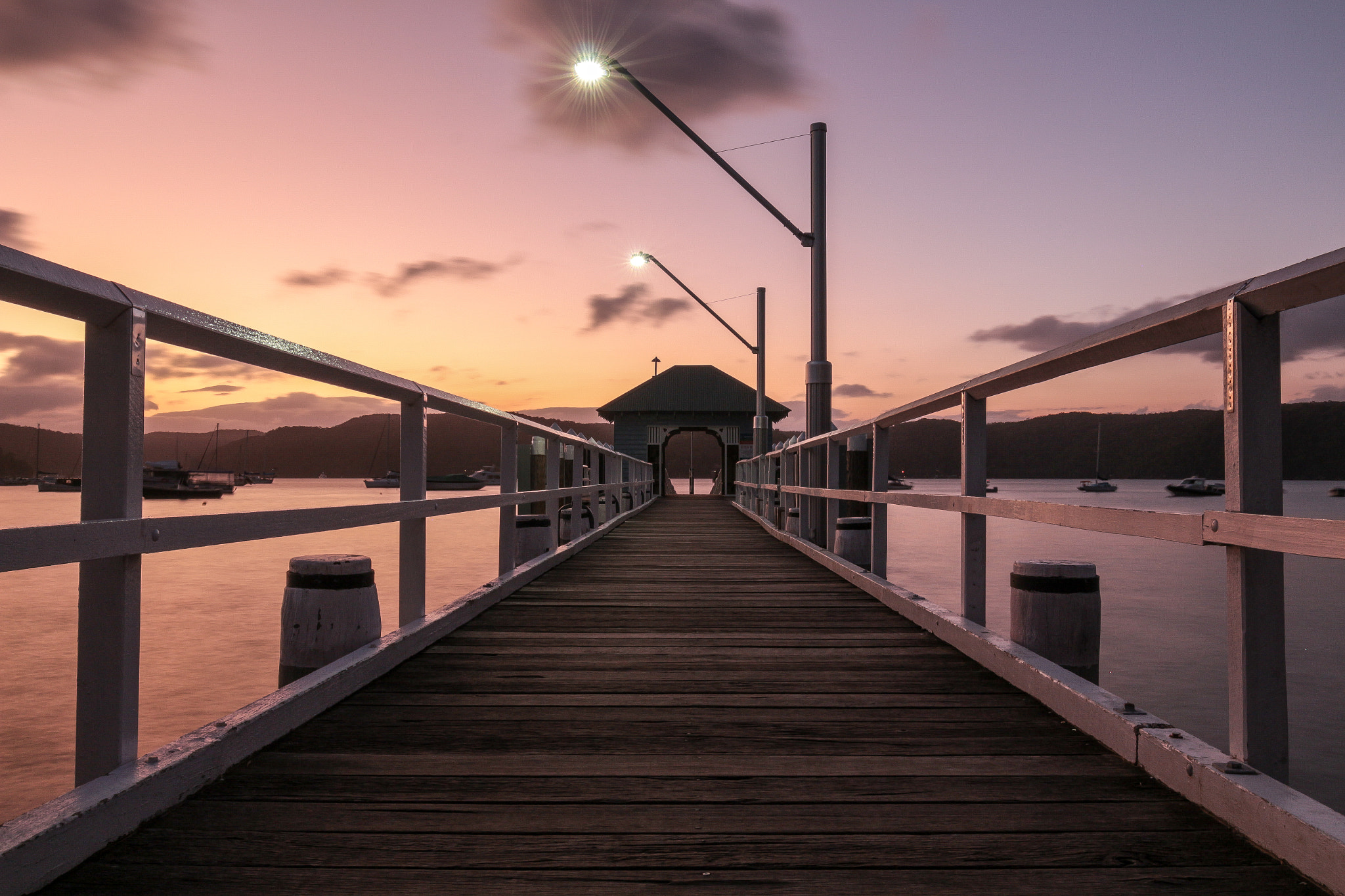 Canon EOS 700D (EOS Rebel T5i / EOS Kiss X7i) + Canon EF 16-35mm F4L IS USM sample photo. Palm beach wharf at sunset photography