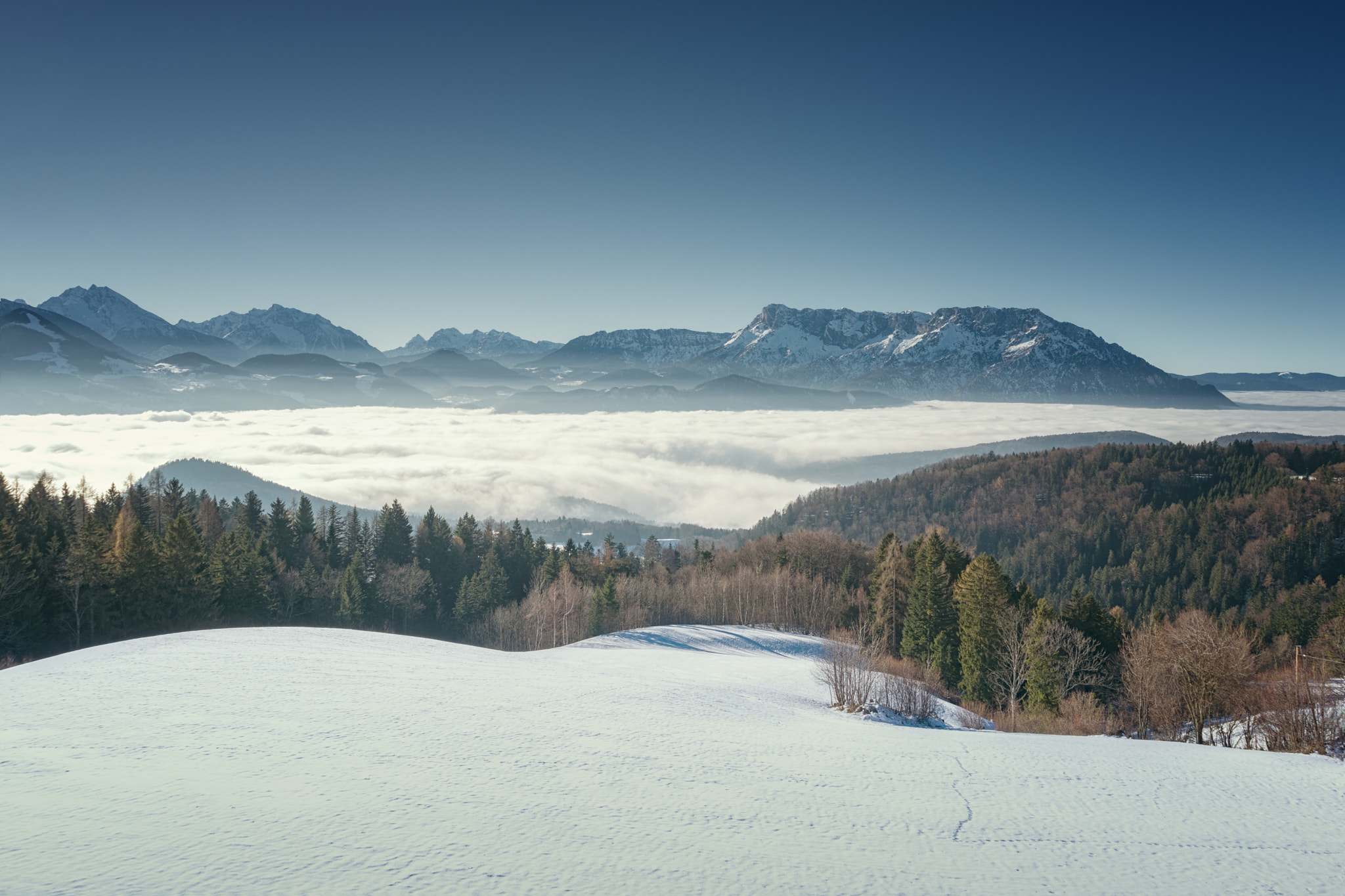 AF Zoom-Nikkor 24-120mm f/3.5-5.6D IF sample photo. Adnet berge nebel schnee photography