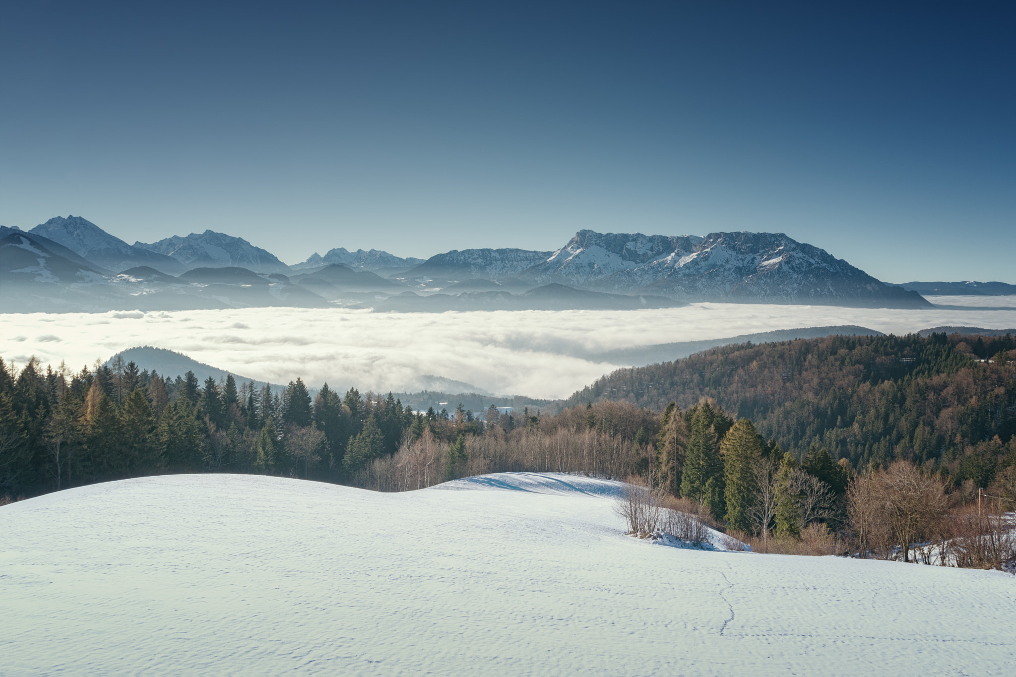 Nikon D800 + AF Zoom-Nikkor 24-120mm f/3.5-5.6D IF sample photo. Adnet berge nebel schnee photography