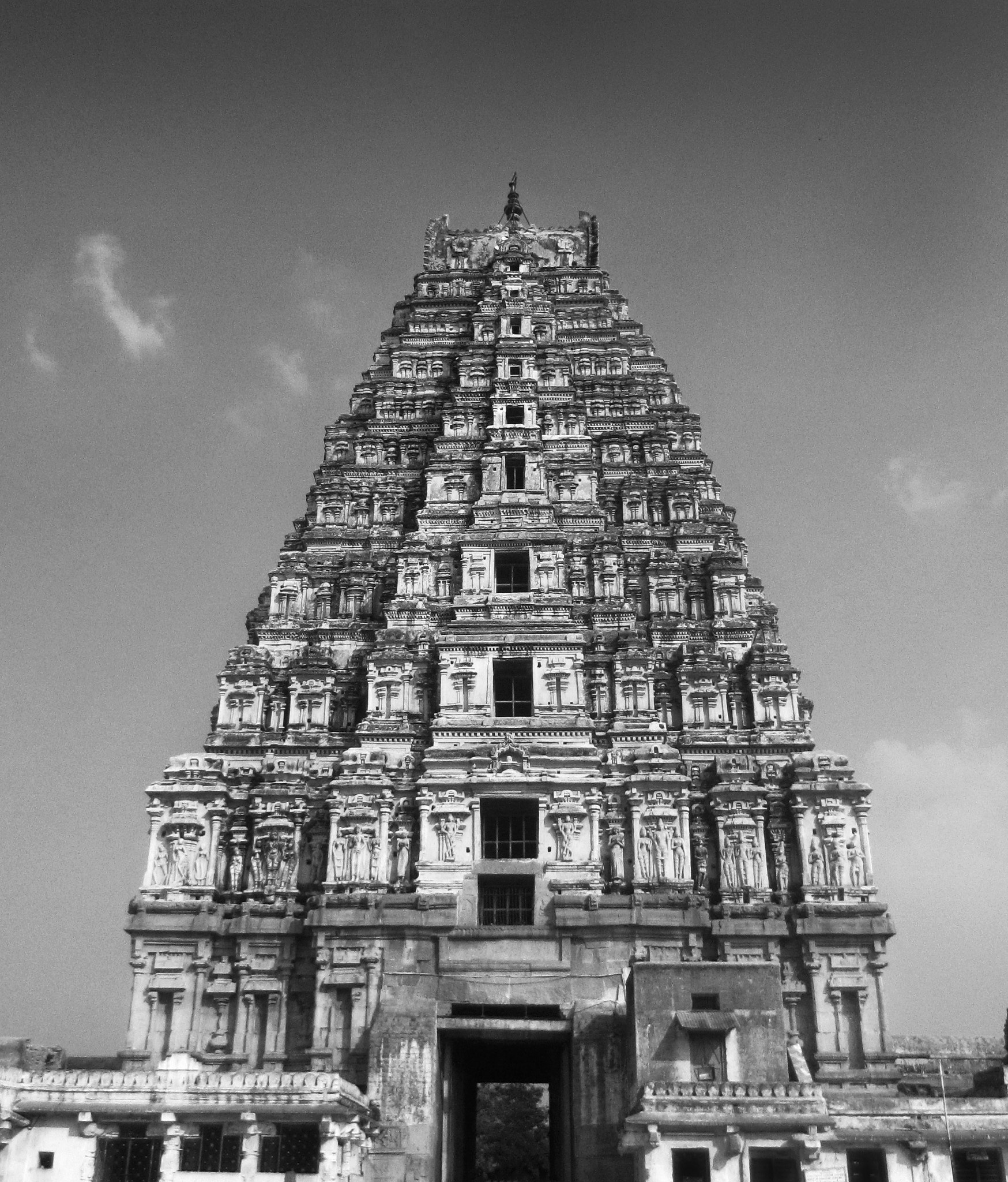 Canon PowerShot ELPH 300 HS (IXUS 220 HS / IXY 410F) sample photo. Virupaksha temple photography