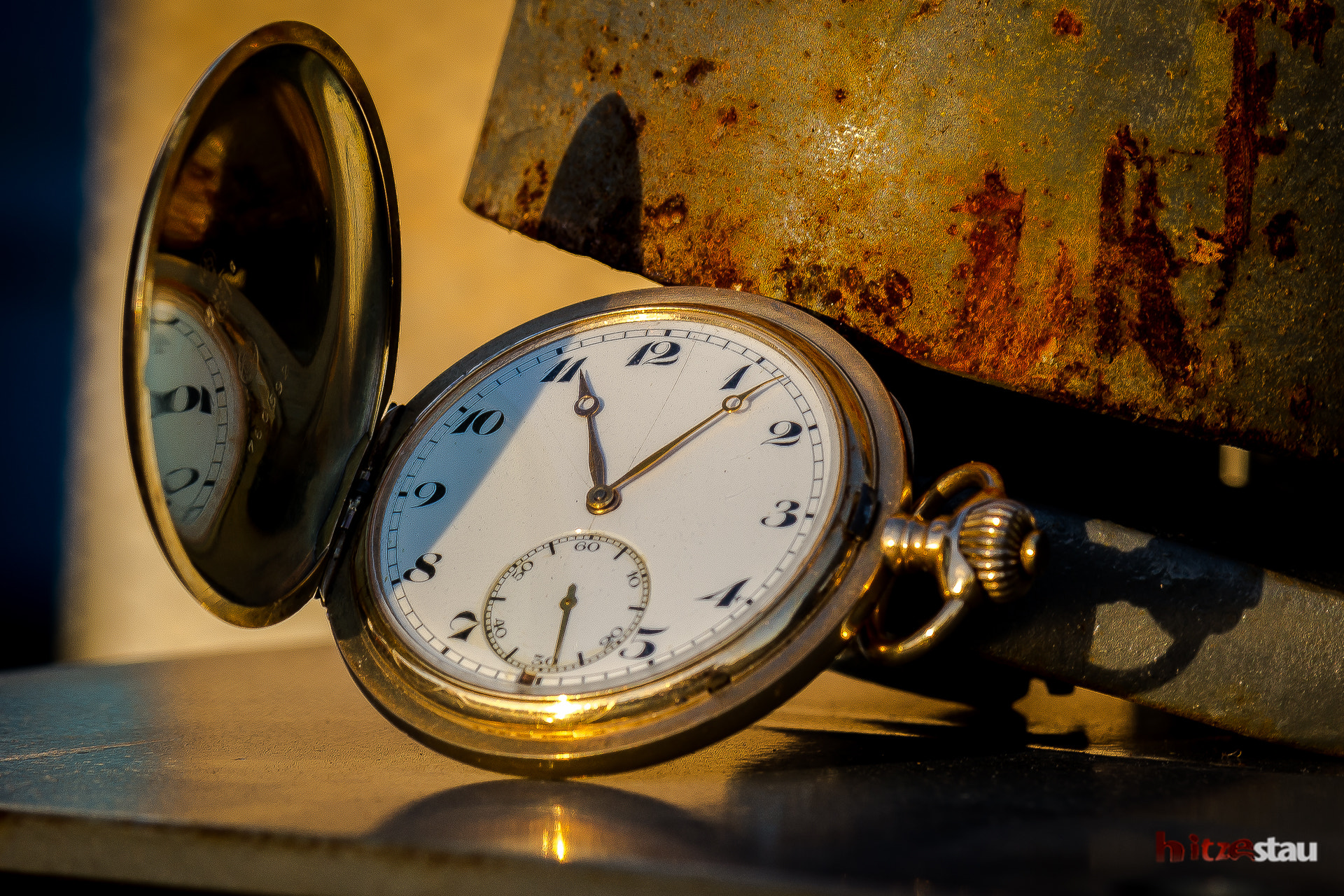 Nikon AF-S DX Micro-Nikkor 85mm F3.5G ED VR sample photo. Old pocket watch photography