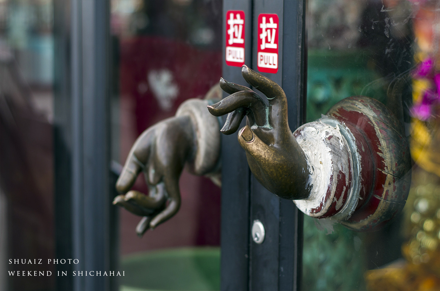 Pentax K-30 + smc PENTAX-F 50mm F1.7 sample photo. Door photography