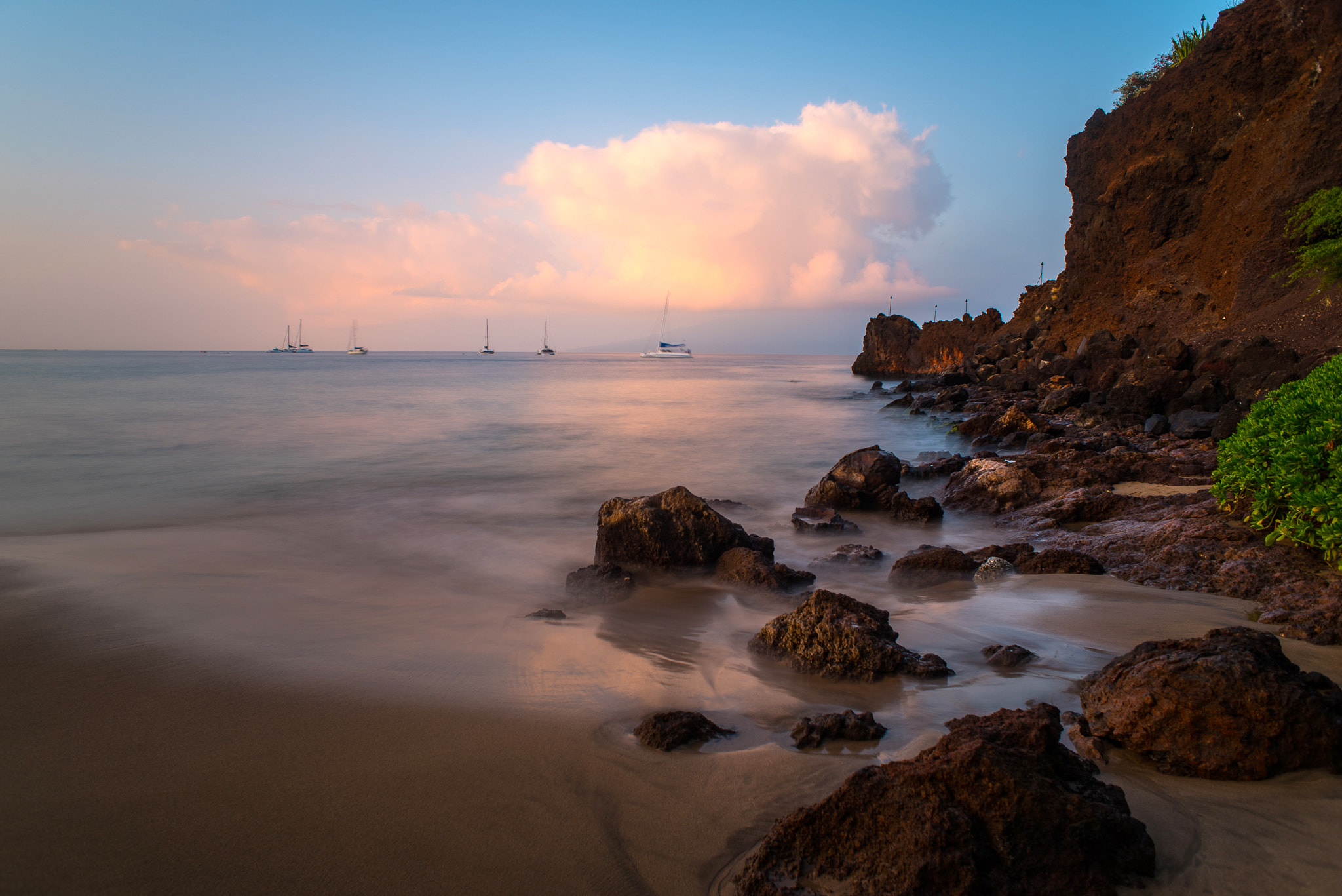 Nikon D750 + AF Nikkor 24mm f/2.8 sample photo. Pink clouds at pu'u keka'a photography