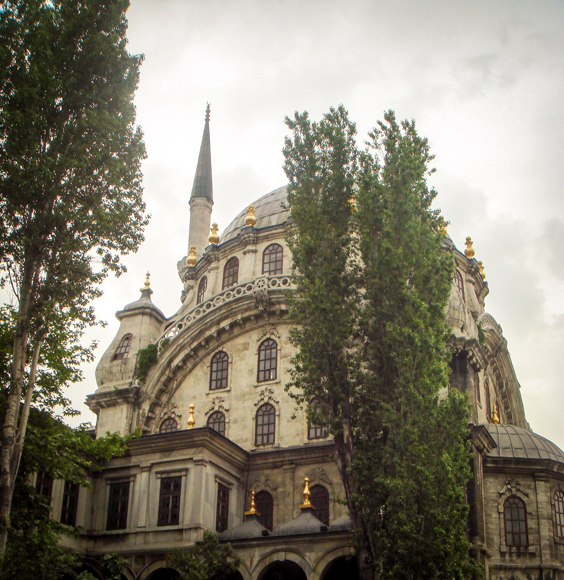 Sony DSC-T10 sample photo. Mosque in istanbul photography