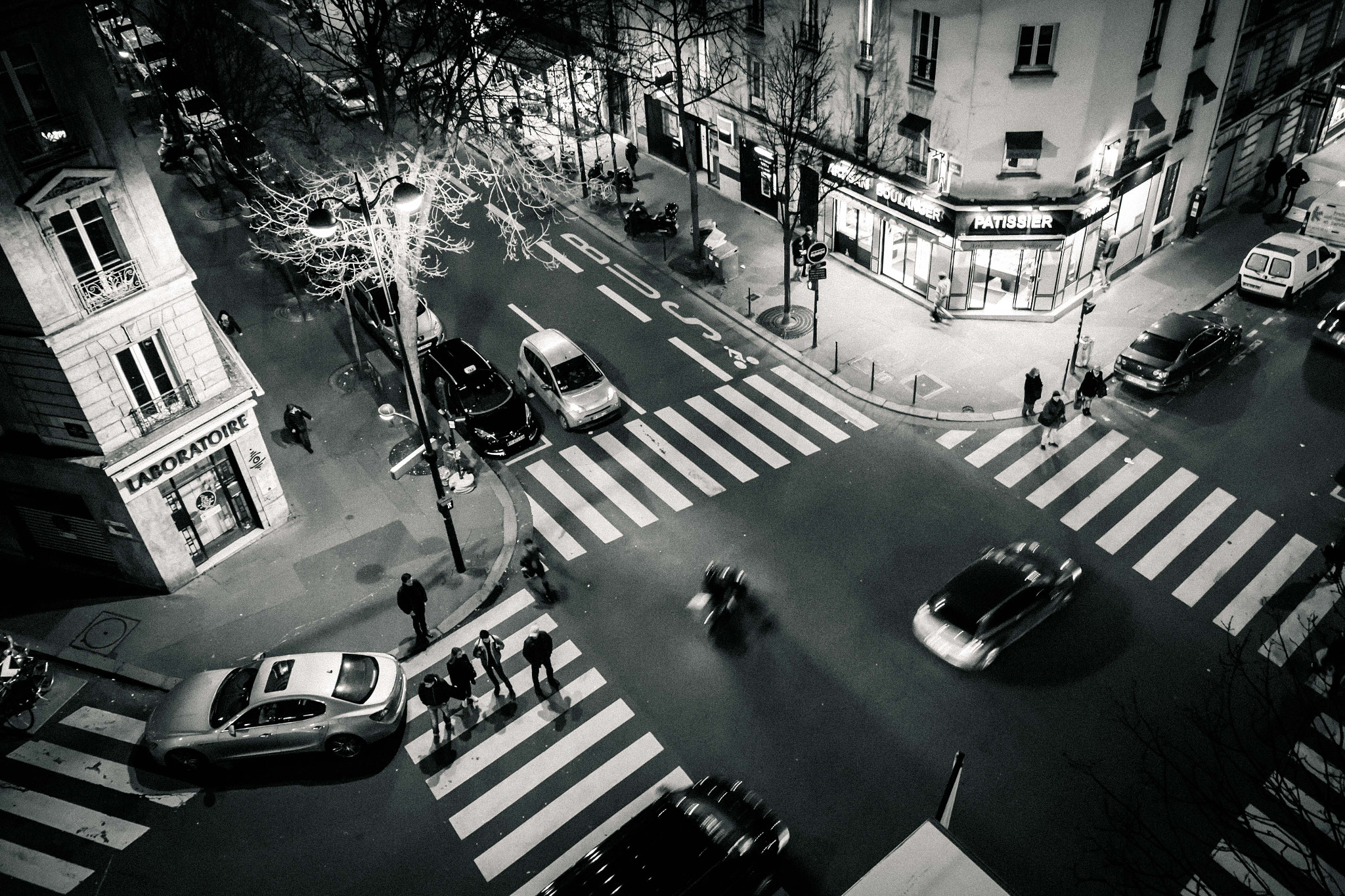 Sigma 17-70mm F2.8-4 DC Macro OS HSM sample photo. Paris streets photography