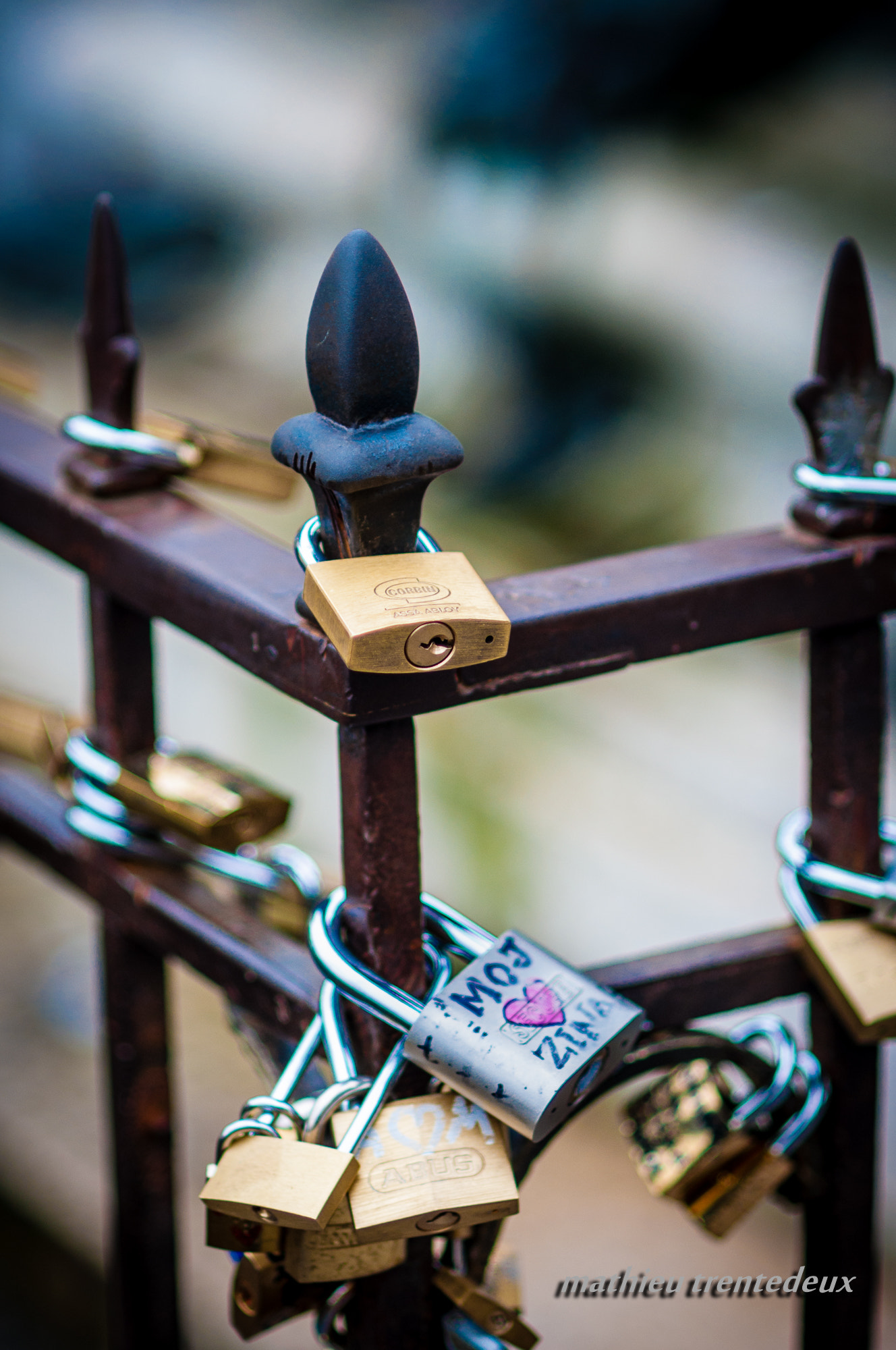 Nikon D90 + AF Nikkor 85mm f/1.8 sample photo. Ponte vecchio - cadenas photography