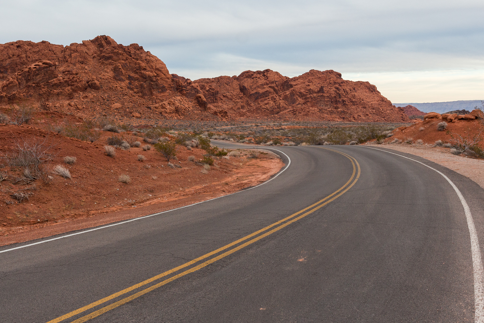 Canon EOS 650D (EOS Rebel T4i / EOS Kiss X6i) + Canon EF 17-40mm F4L USM sample photo. Valley of fire photography