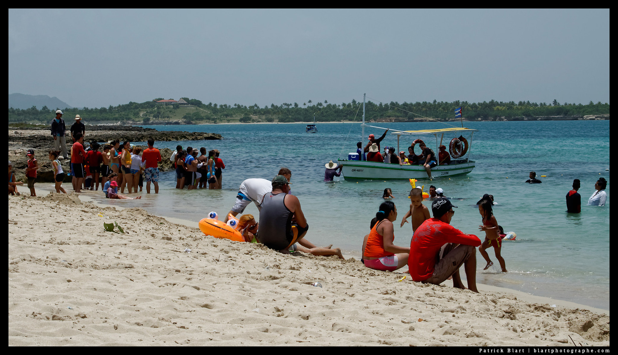 Nikon D90 + AF Zoom-Nikkor 28-70mm f/3.5-4.5D sample photo. Cubans at the beach photography