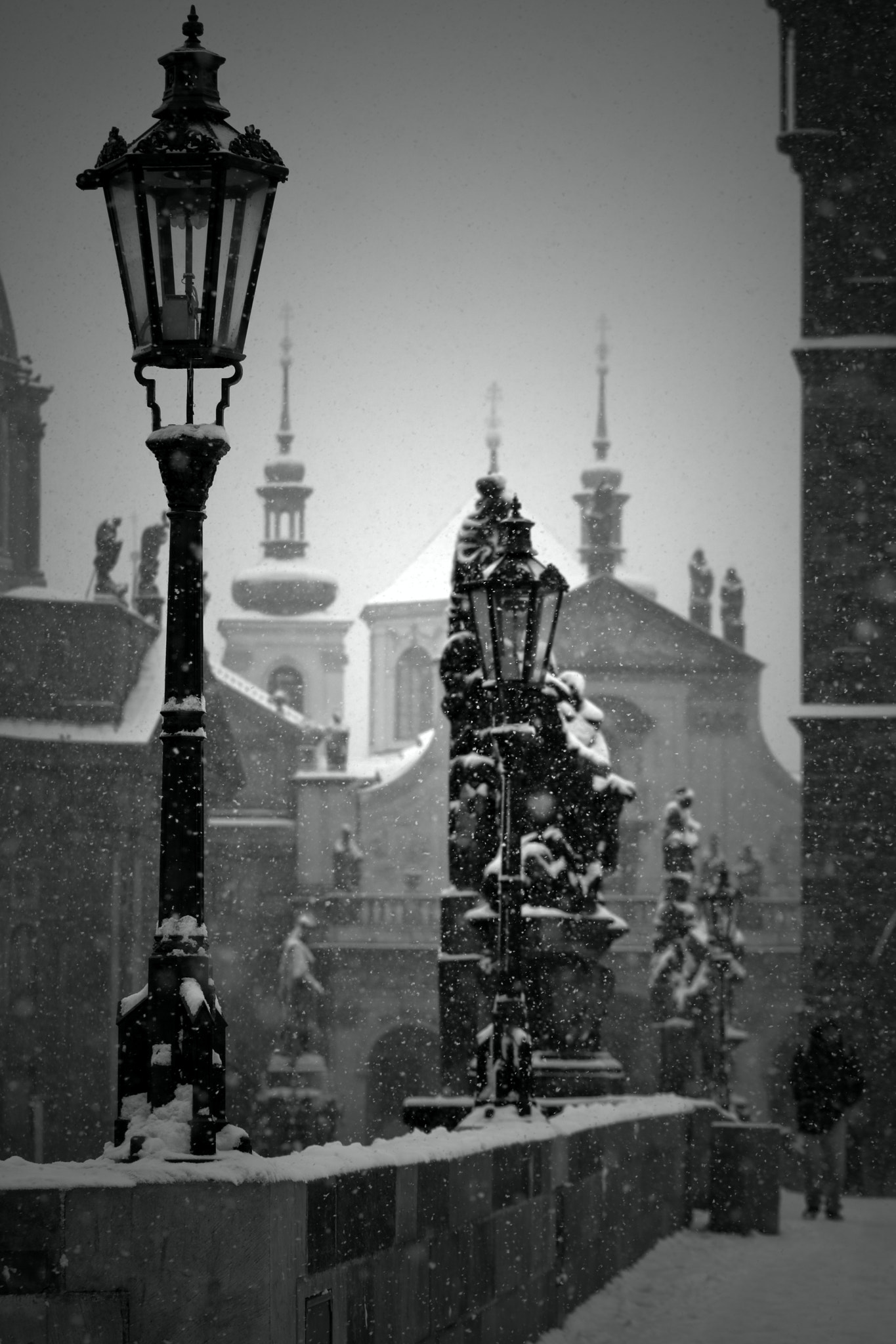 Canon EOS 760D (EOS Rebel T6s / EOS 8000D) sample photo. Snow in prague photography