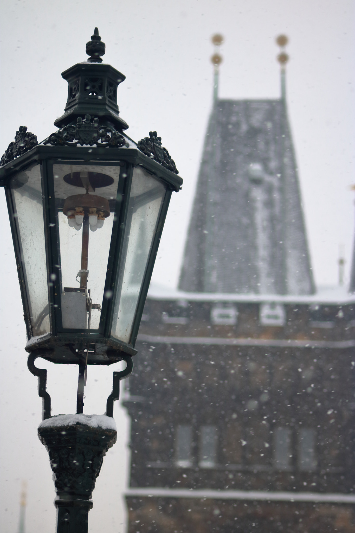Canon EOS 760D (EOS Rebel T6s / EOS 8000D) sample photo. Lamp in snow photography