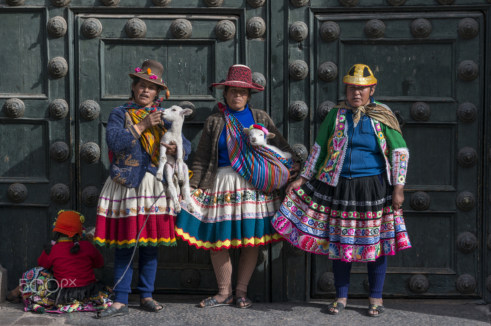Sony E 18-200mm F3.5-6.3 OSS sample photo. Cholitas photography