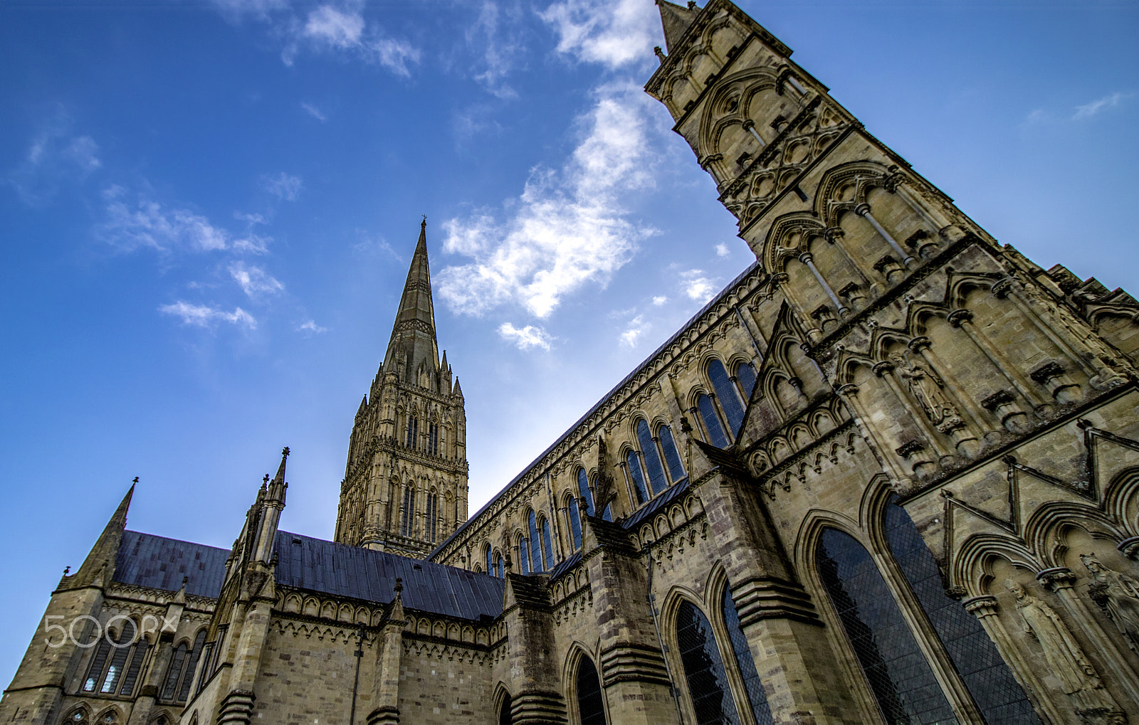 Canon EOS 750D (EOS Rebel T6i / EOS Kiss X8i) + Canon EF-S 10-18mm F4.5–5.6 IS STM sample photo. Salisbury cathedral spire photography