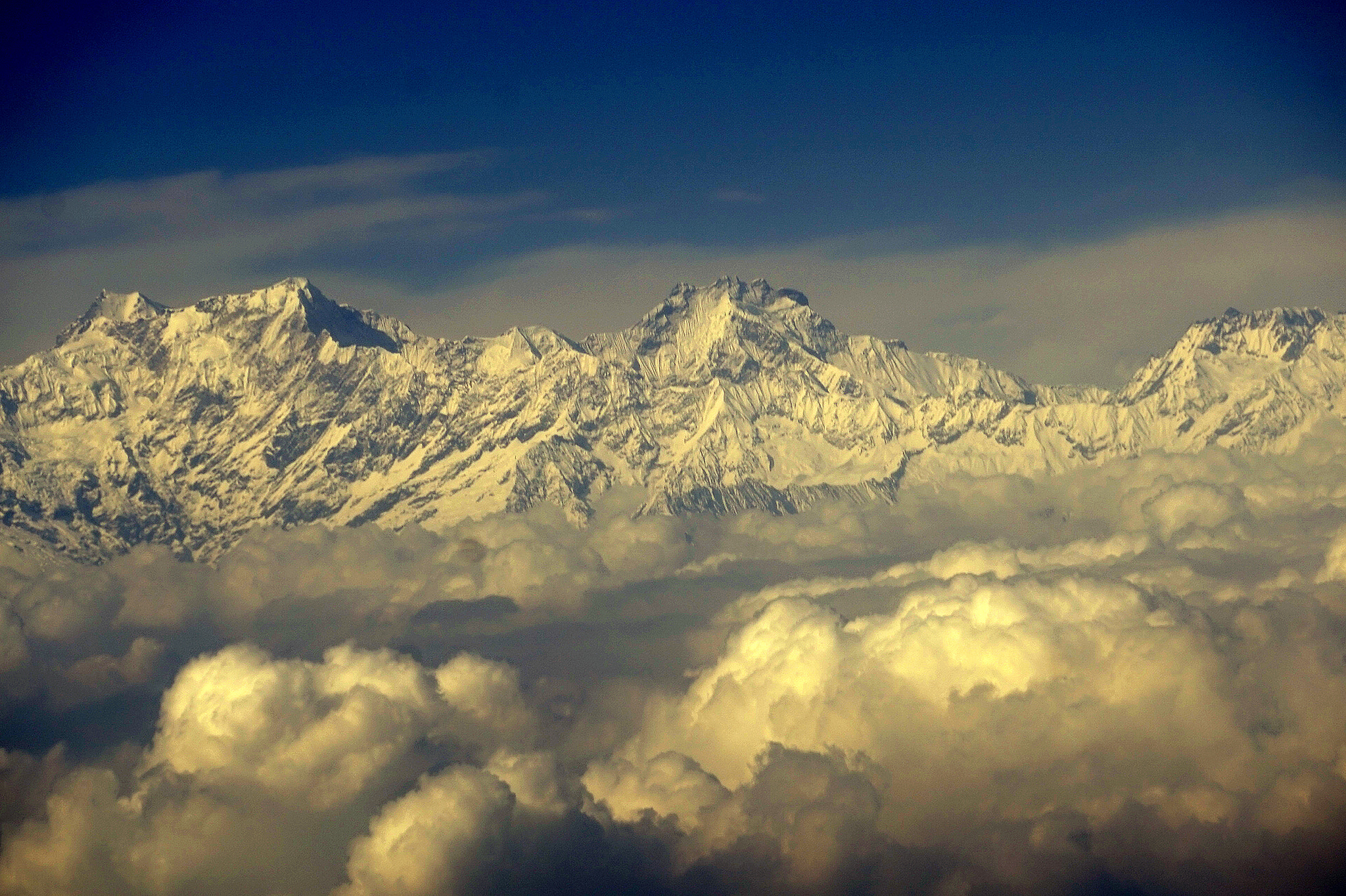 Sony a7 + Sony E 55-210mm F4.5-6.3 OSS sample photo. Himalaya photography
