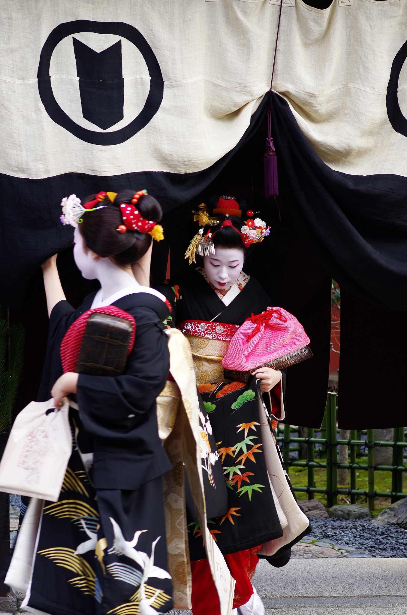 Pentax smc FA 77mm 1.8 Limited sample photo. Maiko photography