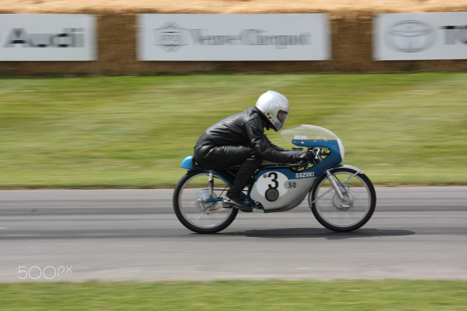 Canon EF 70-300mm F4-5.6L IS USM sample photo. Goodwood fos motorbikes photography