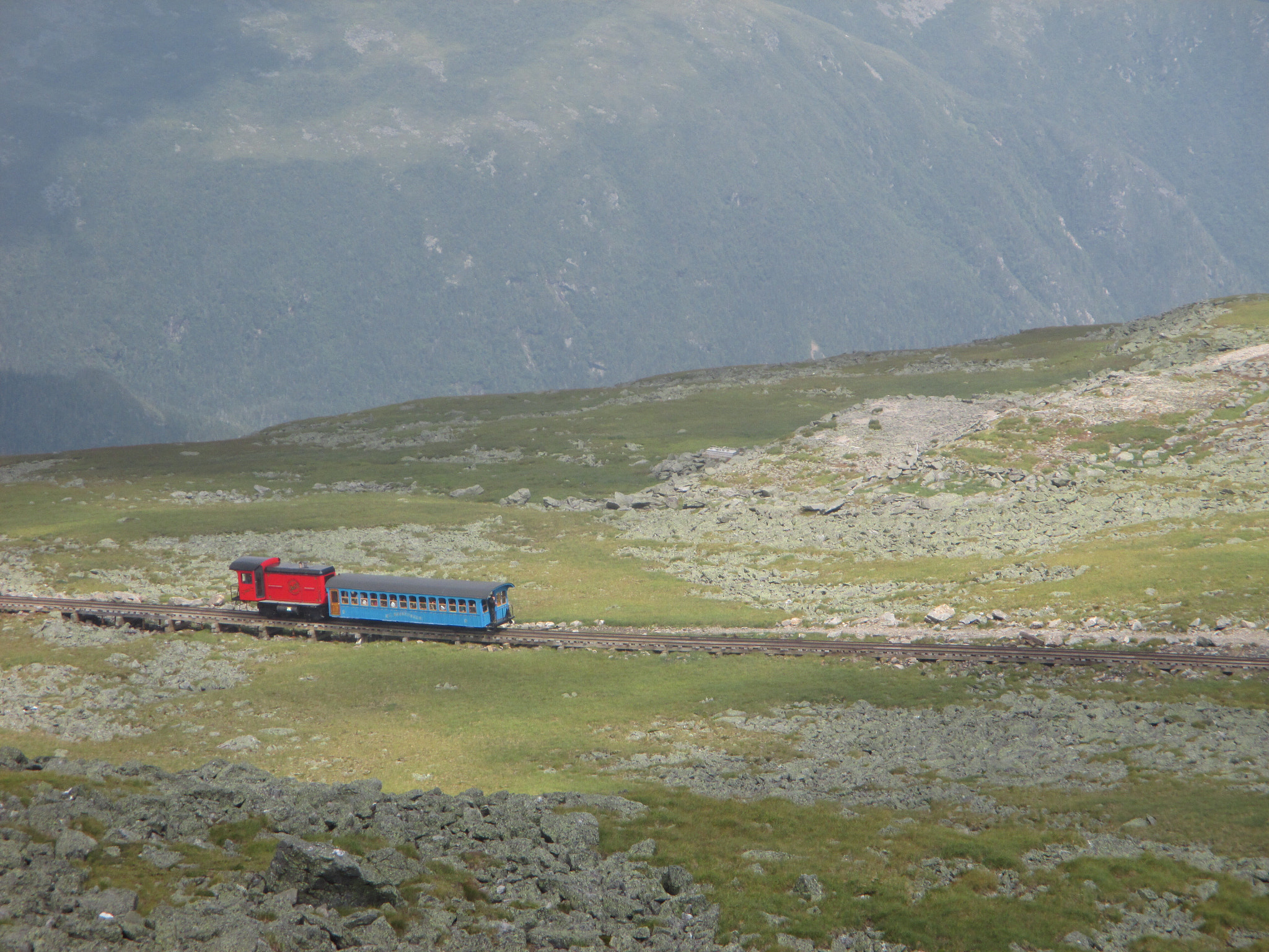 Canon PowerShot ELPH 130 IS (IXUS 140 / IXY 110F) sample photo. The famous cog railroad & train. mt washington. photography