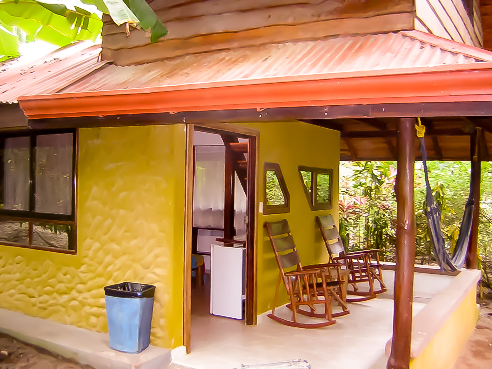 Nikon E2200 sample photo. Colorful cabin at santa teresa beach photography