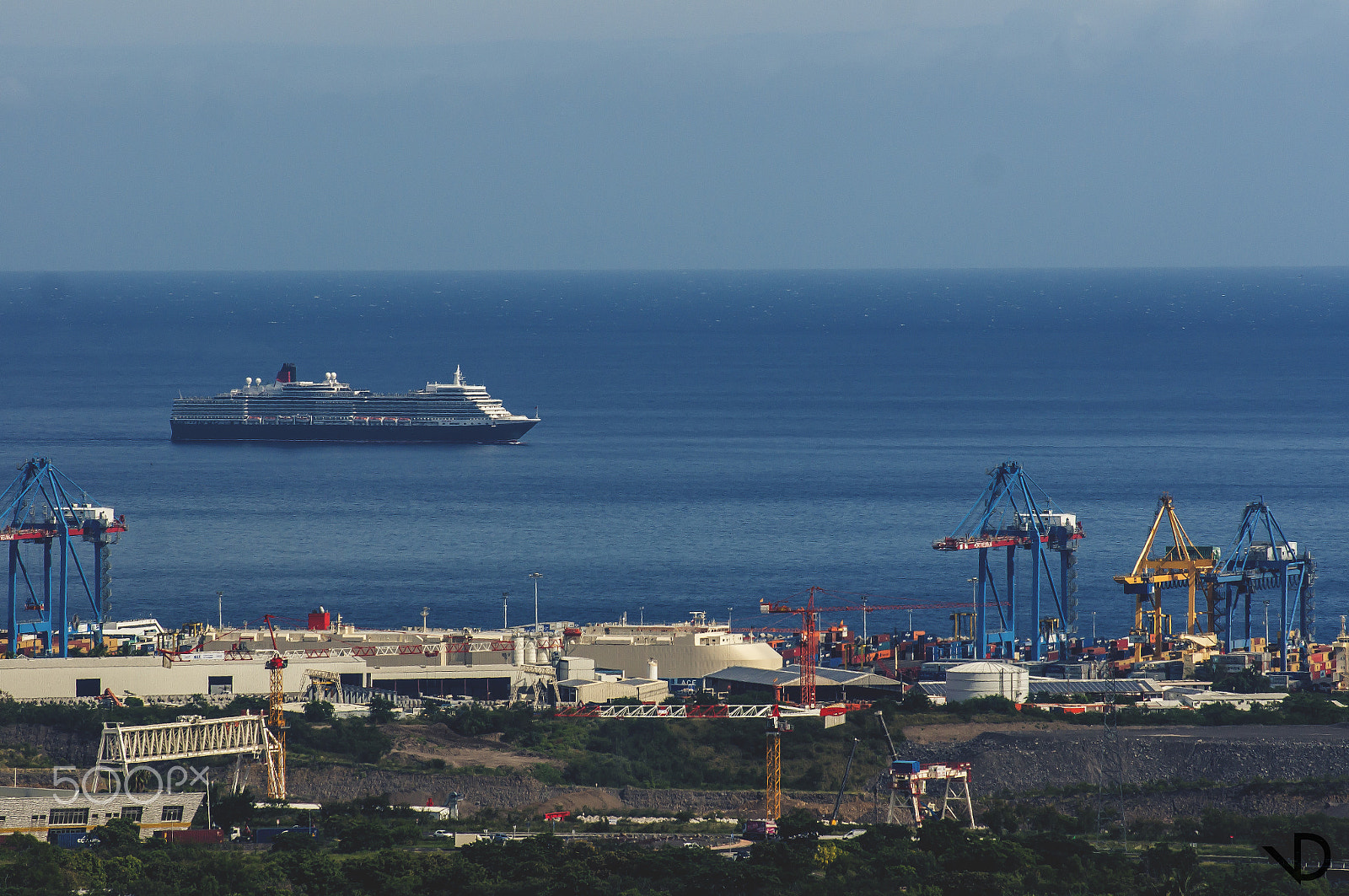 Sony SLT-A55 (SLT-A55V) + Minolta/Sony AF 70-200mm F2.8 G sample photo. Queen elisabeth - reunion island photography