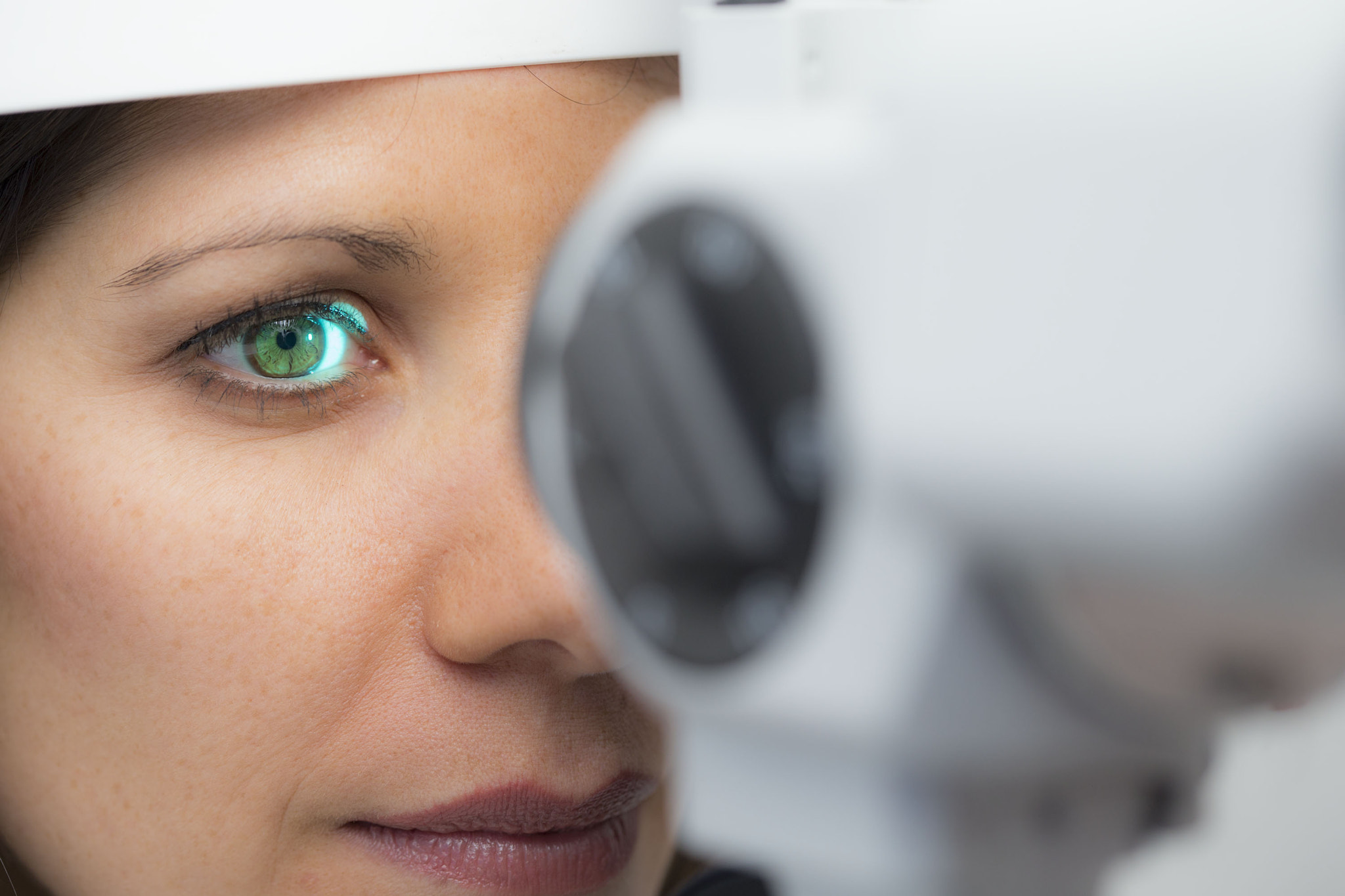 Canon EOS-1D X + Canon EF 100mm F2.8 Macro USM sample photo. Madrid, spain, optometrist optician doctor examines eyesight of woman photography