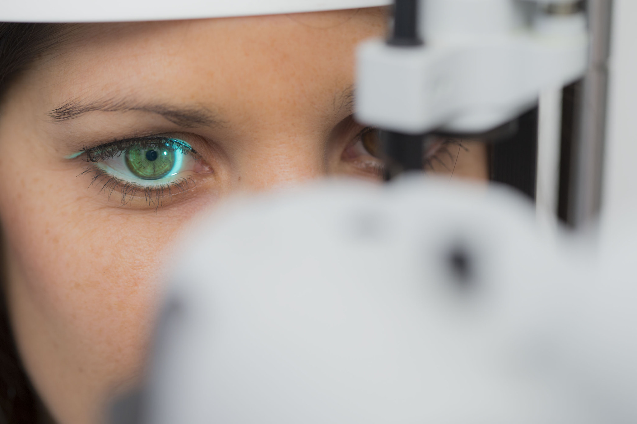 Canon EOS-1D X + Canon EF 100mm F2.8 Macro USM sample photo. Madrid, spain, optometrist optician doctor examines eyesight of woman photography