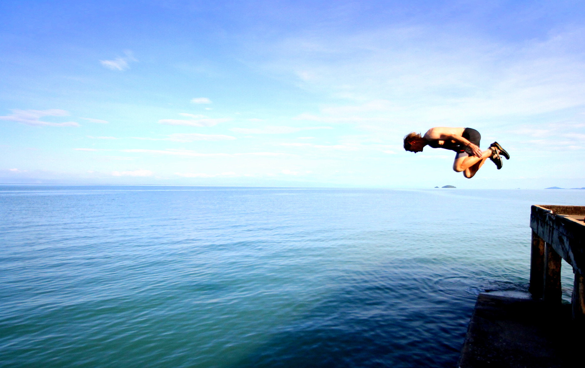 Canon EF-S 10-18mm F4.5–5.6 IS STM sample photo. Man-made diving adventure, koh chang, thailand. photography