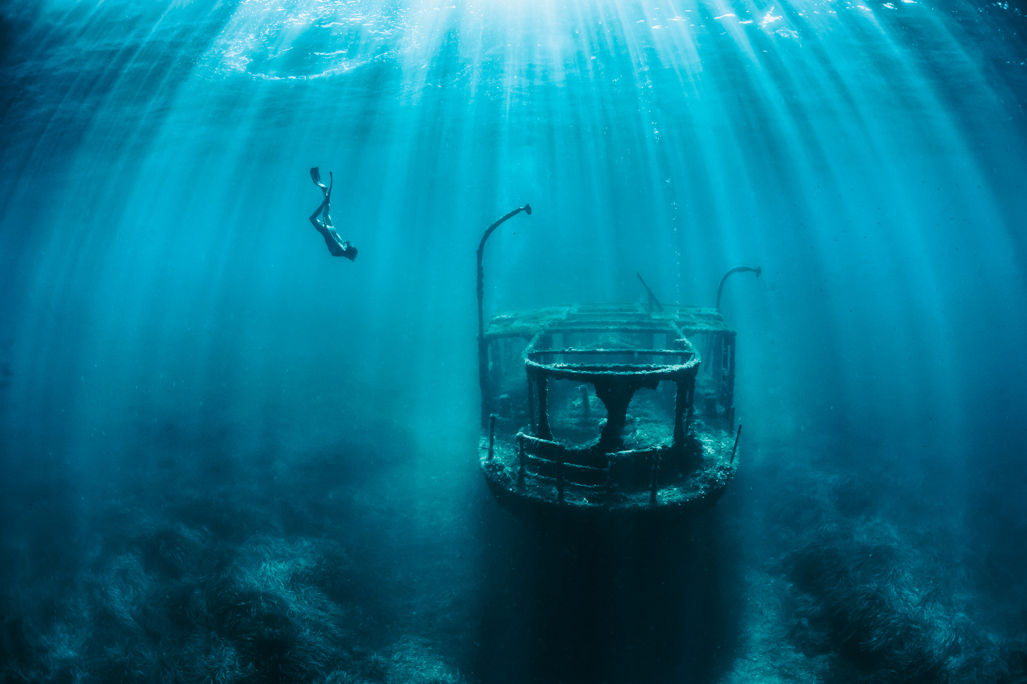Nikon D700 + Sigma 15mm F2.8 EX DG Diagonal Fisheye sample photo. Wreck photography