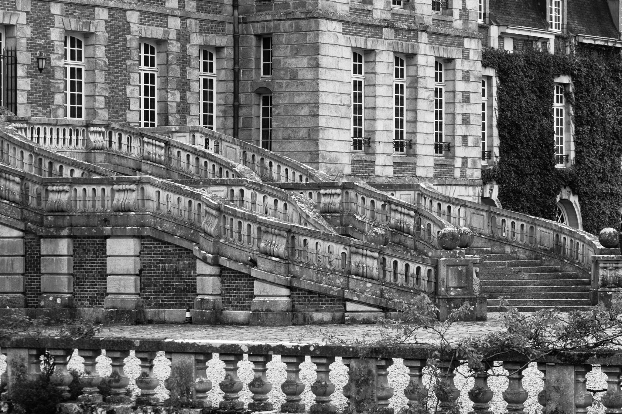 Canon EF 75-300mm f/4-5.6 USM sample photo. Courances castle photography