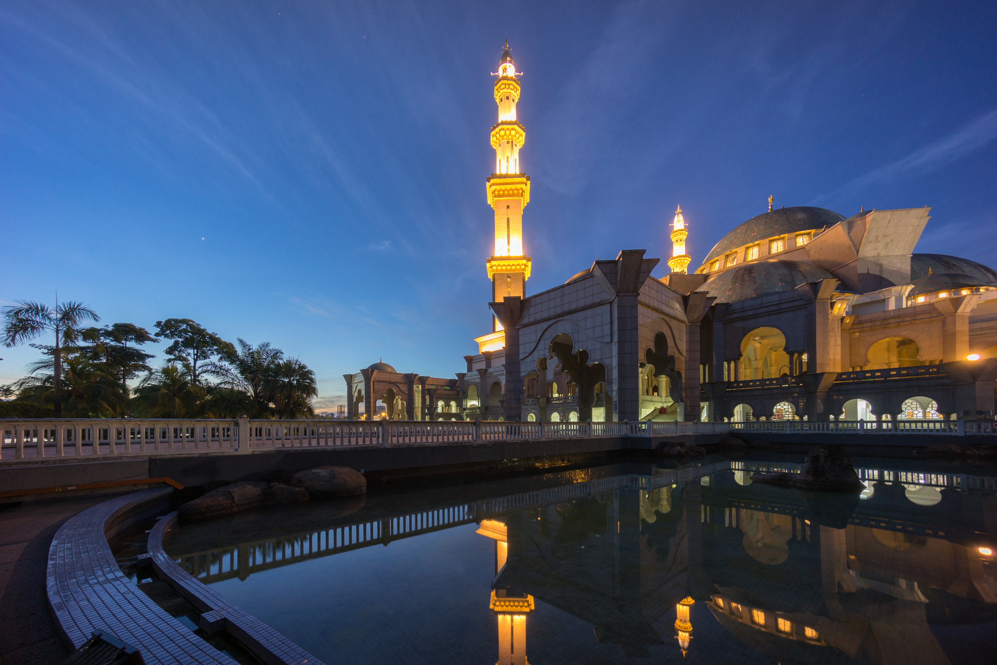 Sony a7R + Sony E 10-18mm F4 OSS sample photo. Blue hour sunrise at federal territory mosque kuala lumpur photography