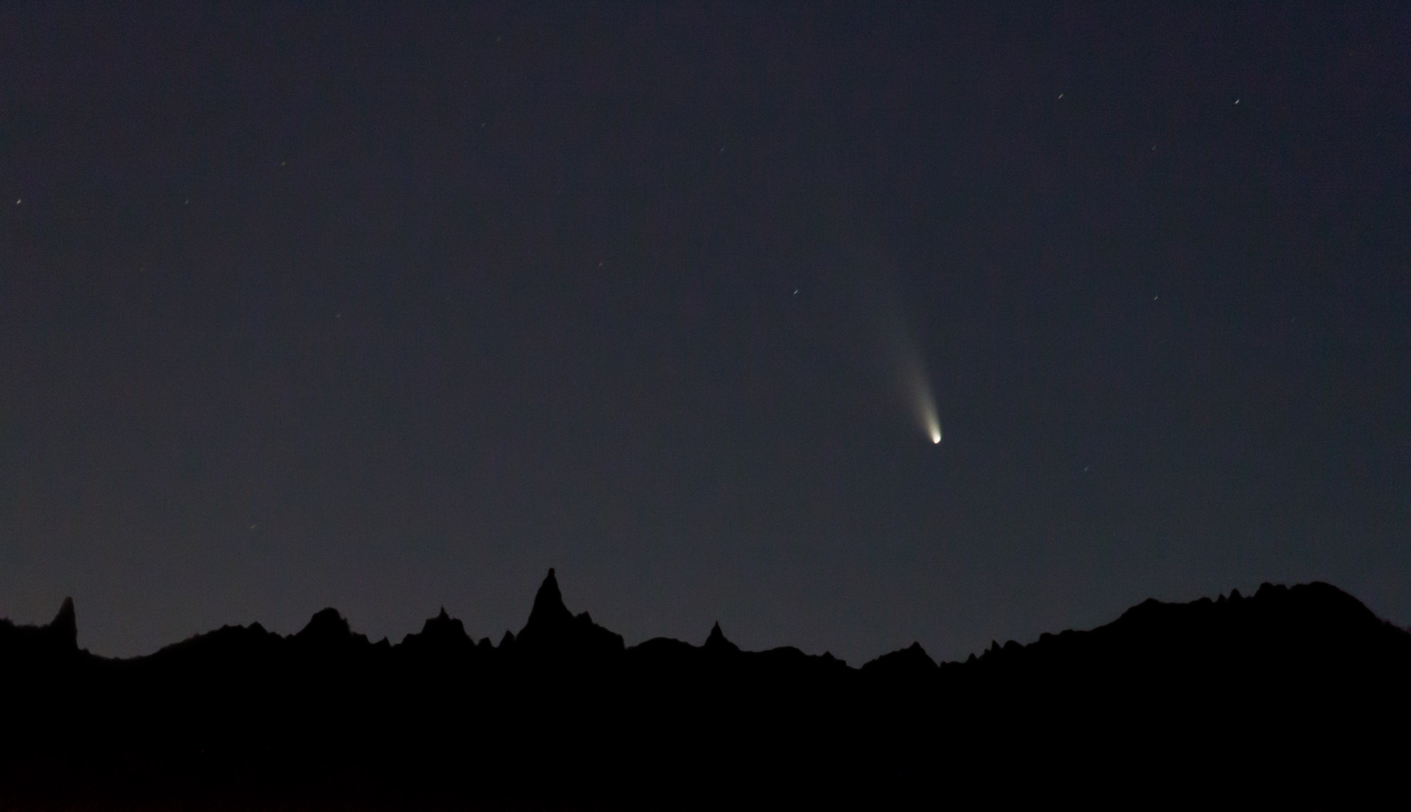 Canon EOS 500D (EOS Rebel T1i / EOS Kiss X3) sample photo. Comet panstarrs over mt. catedral photography