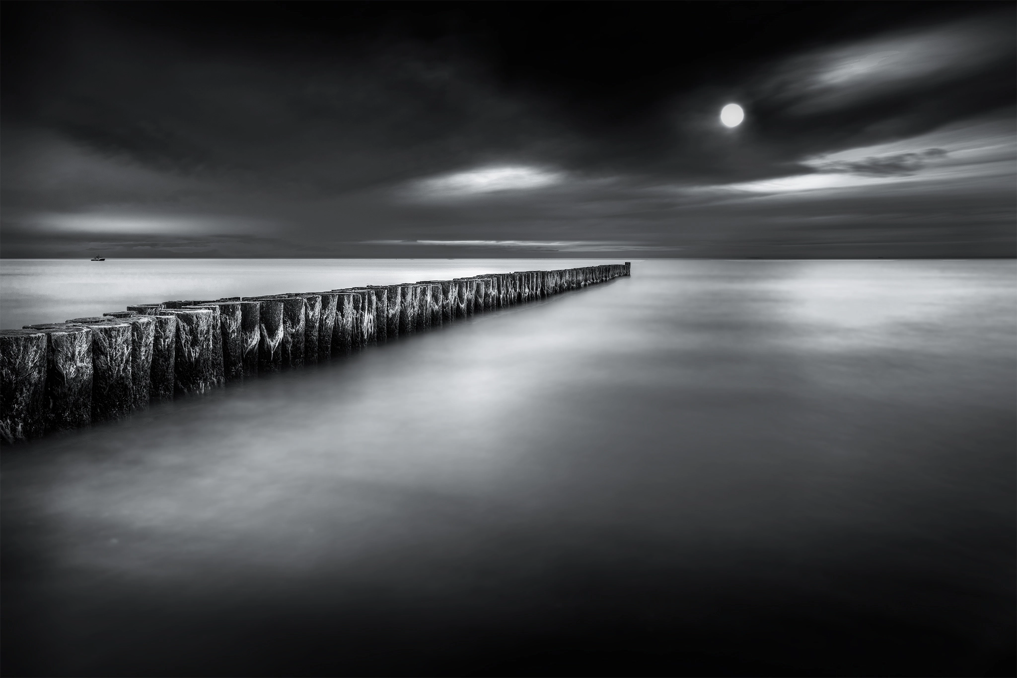 Nikon D610 + AF Nikkor 24mm f/2.8 sample photo. Baltic sun photography