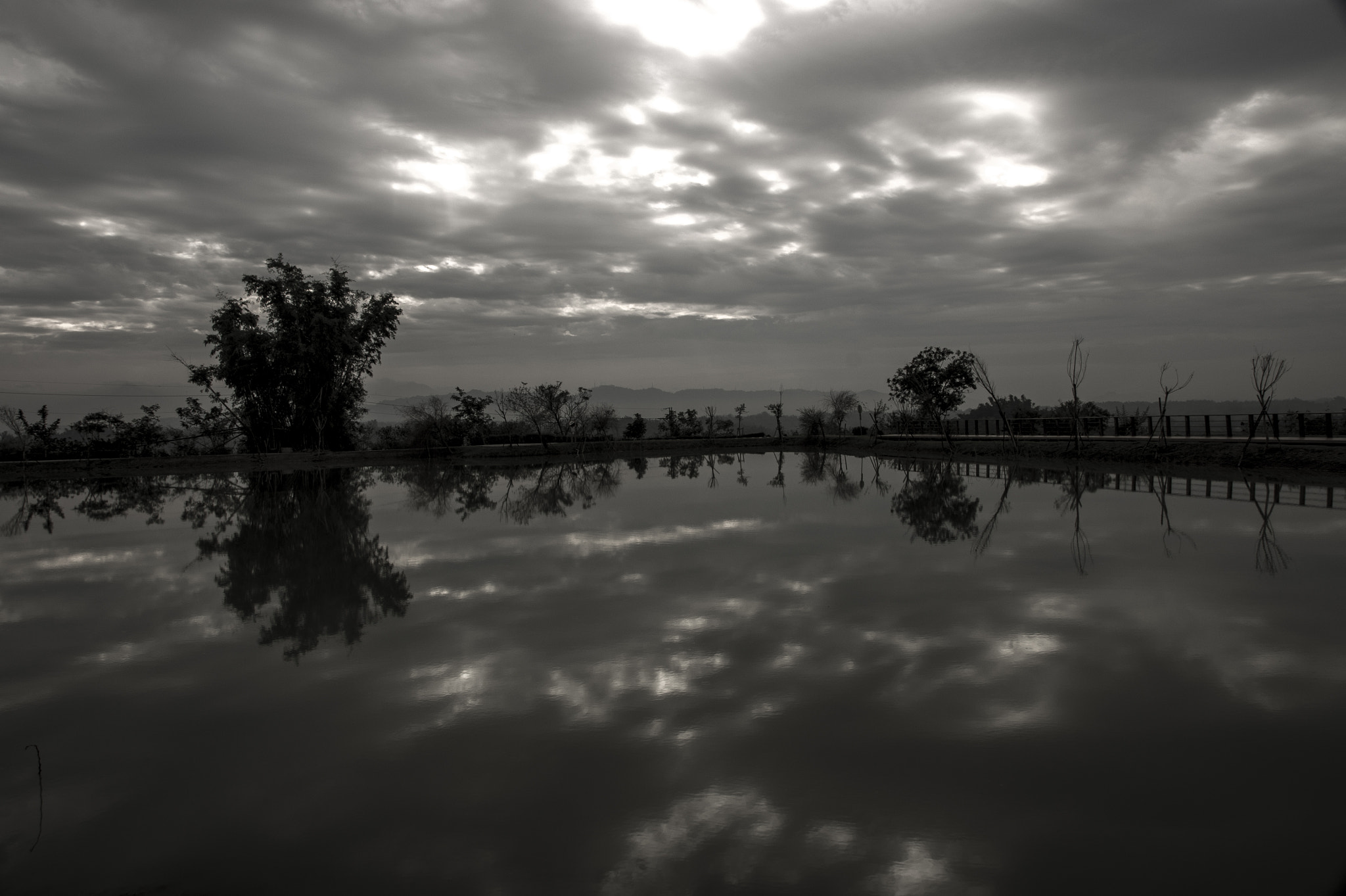 Sony Alpha DSLR-A550 sample photo. Moon lake photography