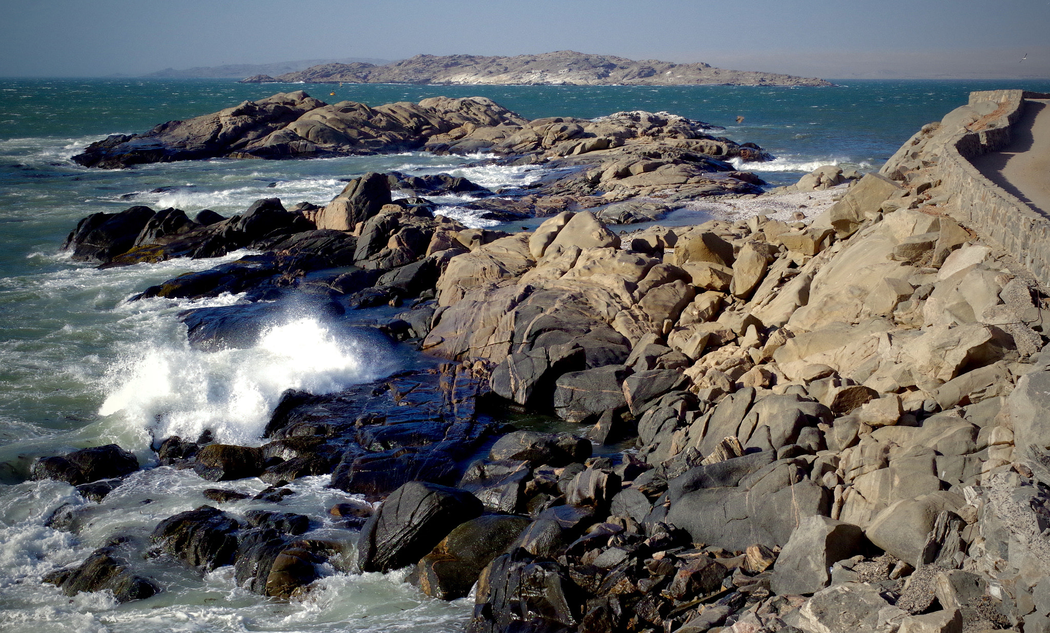 Pentax K-30 + Pentax smc DA 35mm F2.4 AL sample photo. Life at the water's edge photography