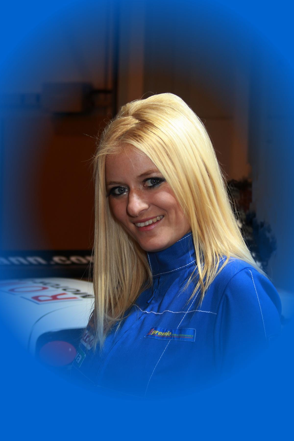 Canon EF-S 18-55mm F3.5-5.6 sample photo. Messegirls auf der motorshow essen 2012 photography