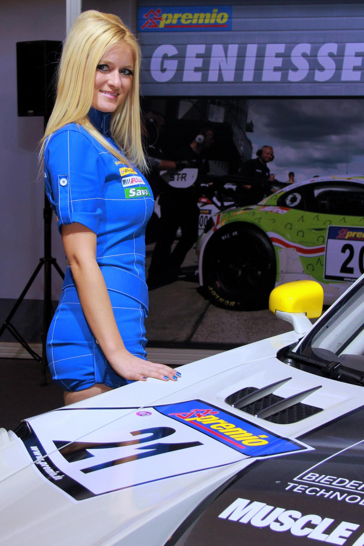 Canon EF-S 18-55mm F3.5-5.6 sample photo. Messegirls auf der motorshow essen 2012 photography