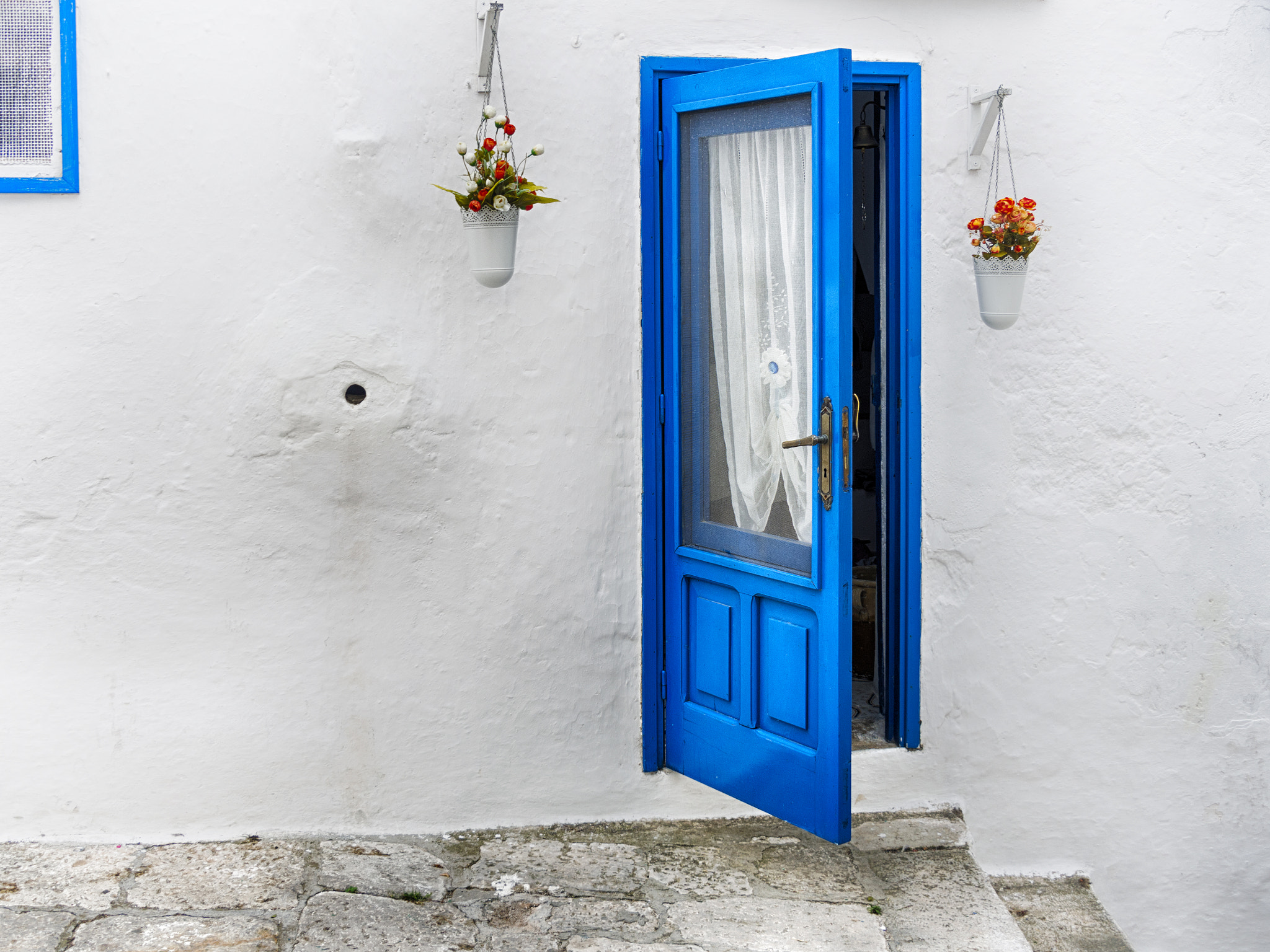 Olympus OM-D E-M5 sample photo. Blue door photography