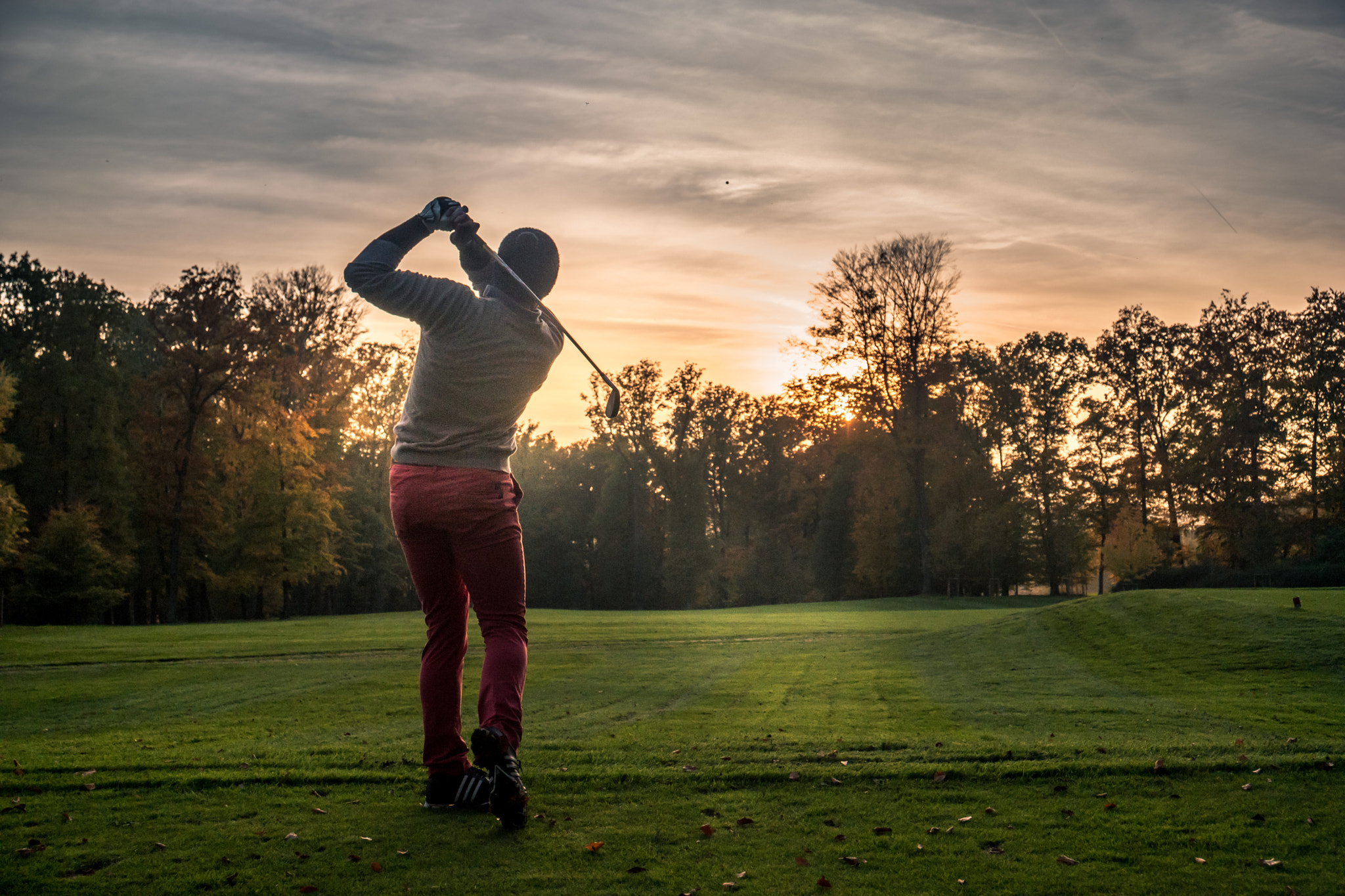 Samsung NX1 + Samsung NX 16-50mm F3.5-5.6 Power Zoom ED OIS sample photo. Sunset golf photography